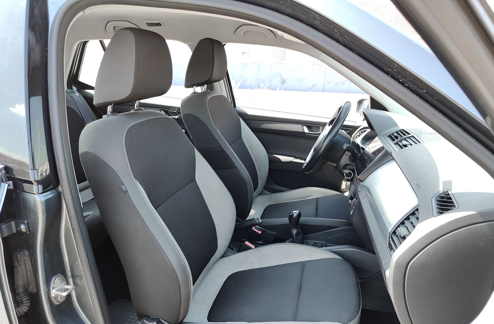 Škoda Fabia 1.0 MPI Like - foto 16