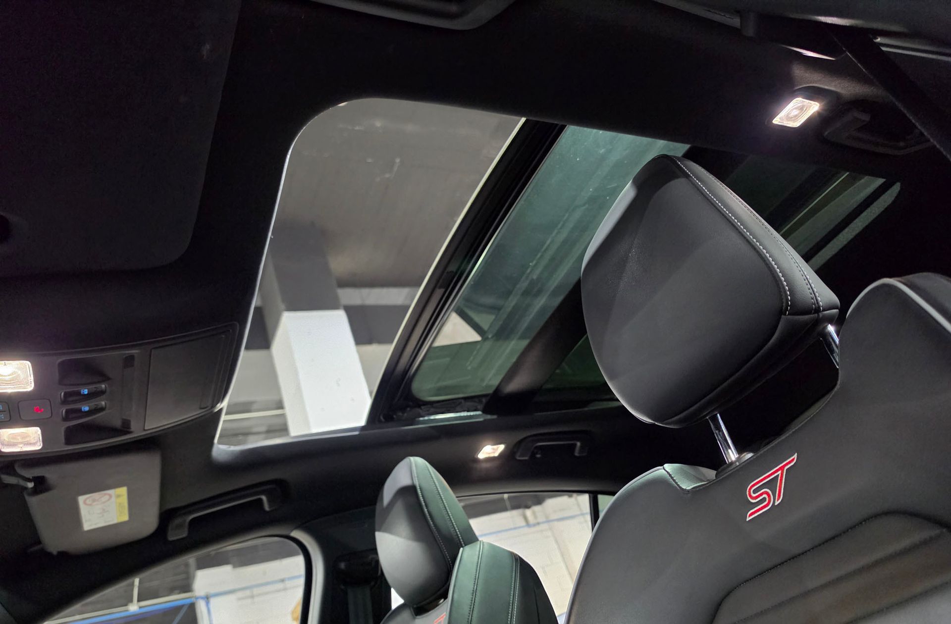 Ford Focus 2.3 EcoBoost ST - foto 8