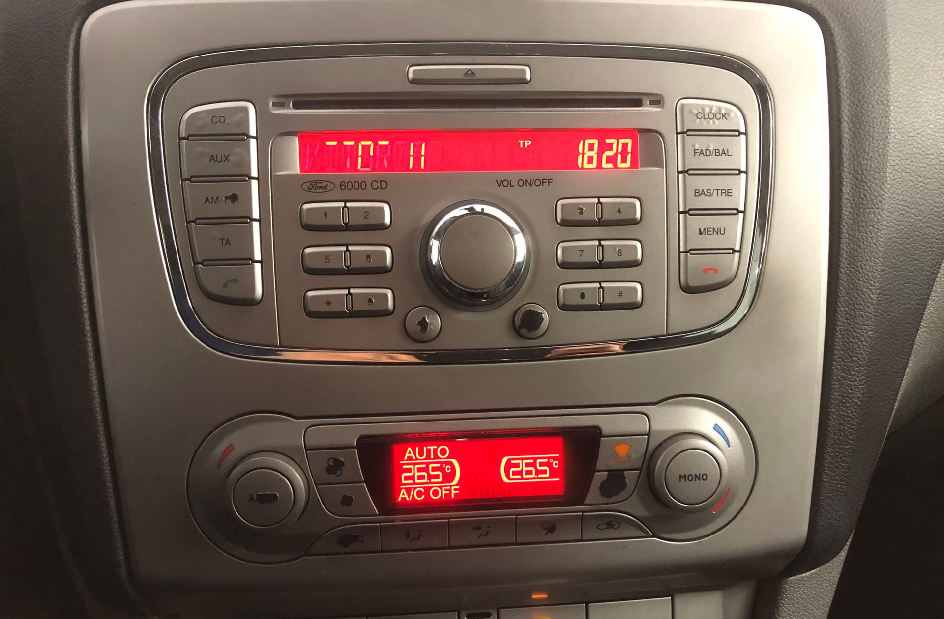 Ford Focus 1.6 TDCi Titanium - foto 22