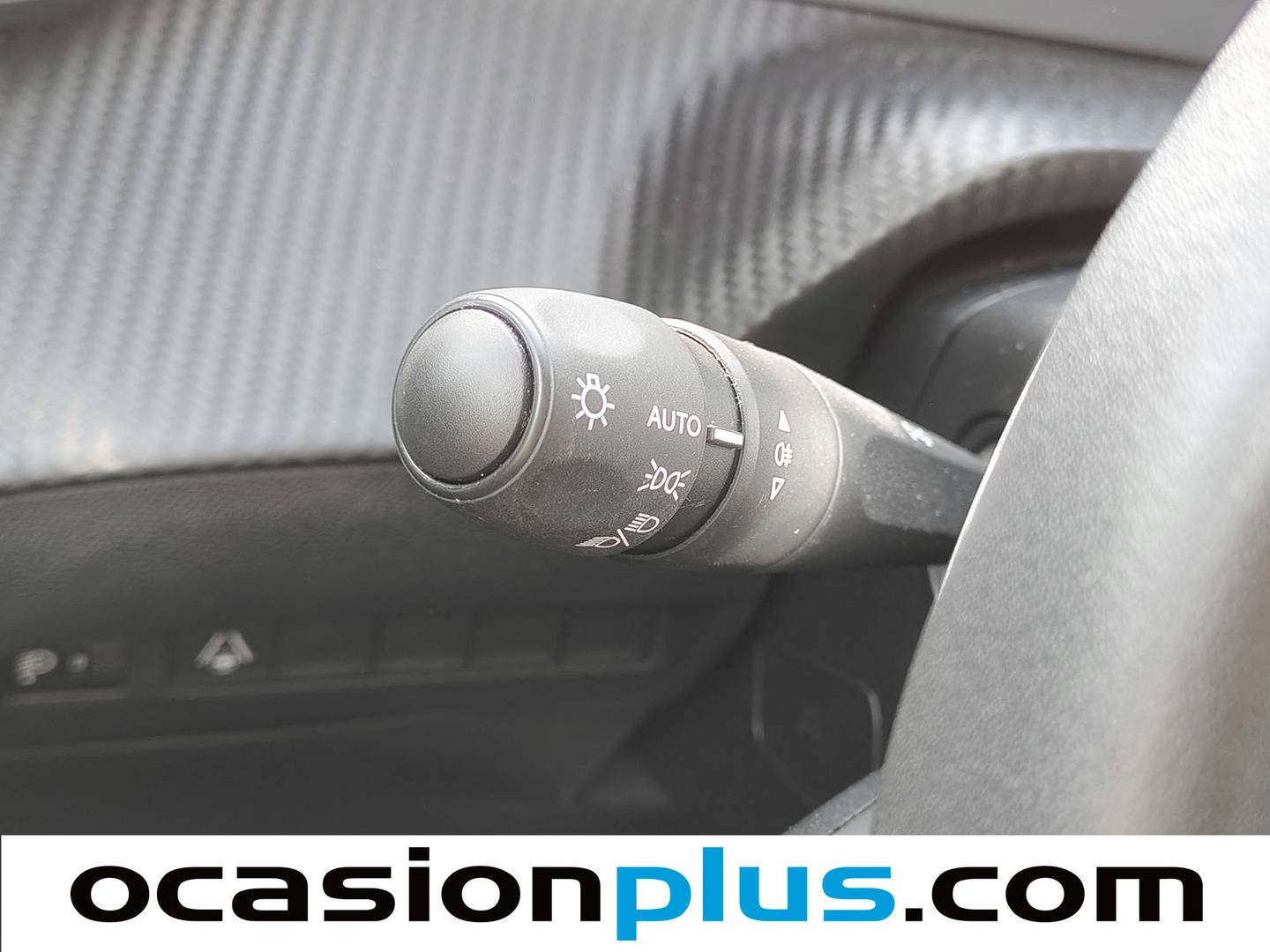 Foto Peugeot 2008 Peugeot 2008 Allure Hybrid eDCS6 (136 CV)