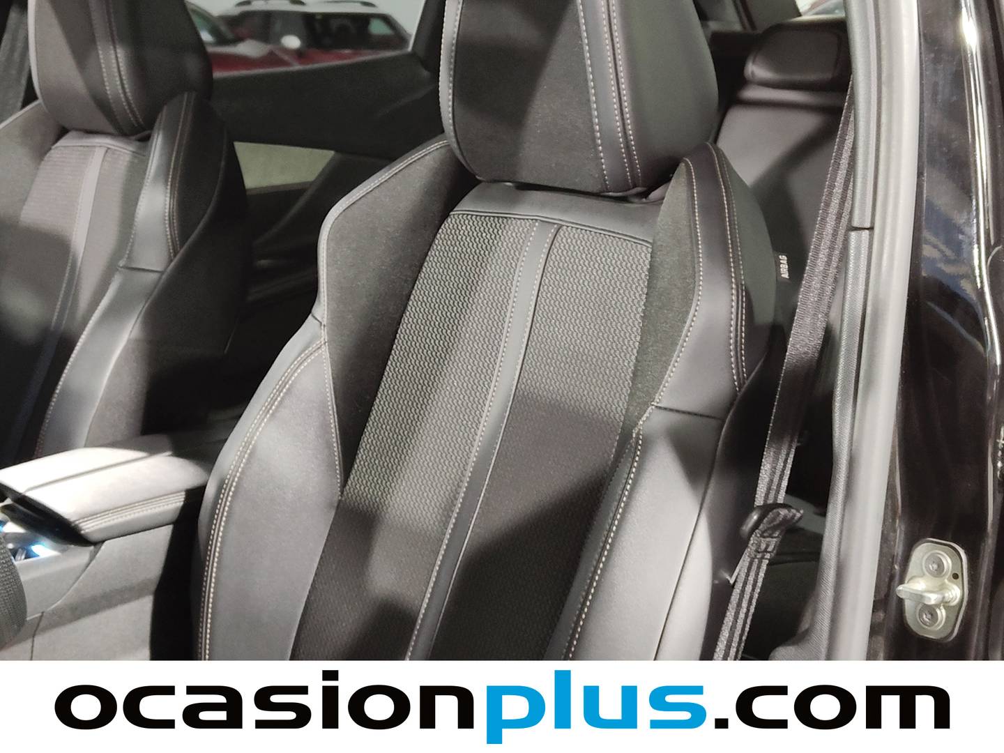 Foto Peugeot 3008 Peugeot 3008 PureTech 130 S&S GT EAT8  (130 CV)