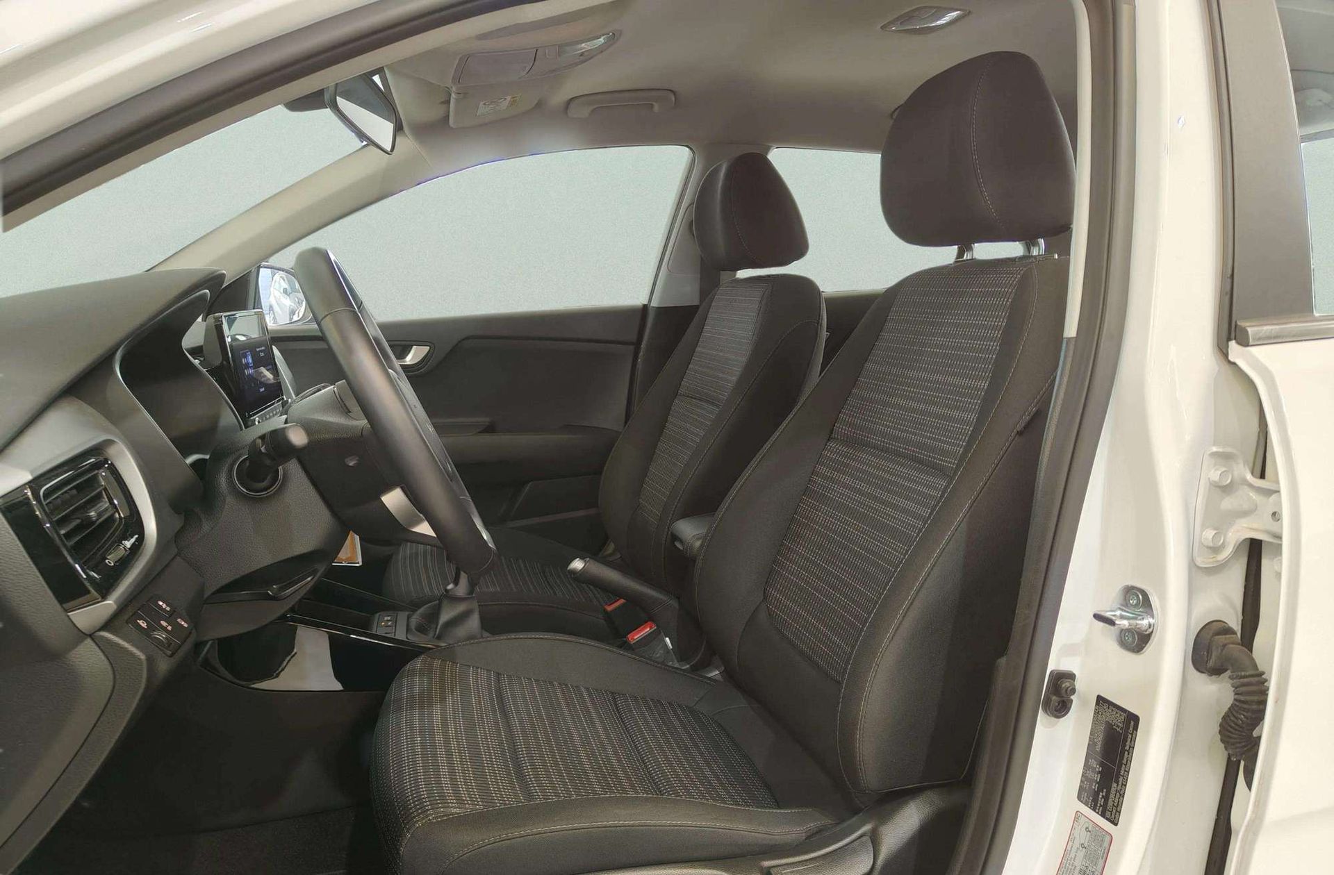 Kia Stonic 1.0 T-GDi MHEV Drive - foto 13