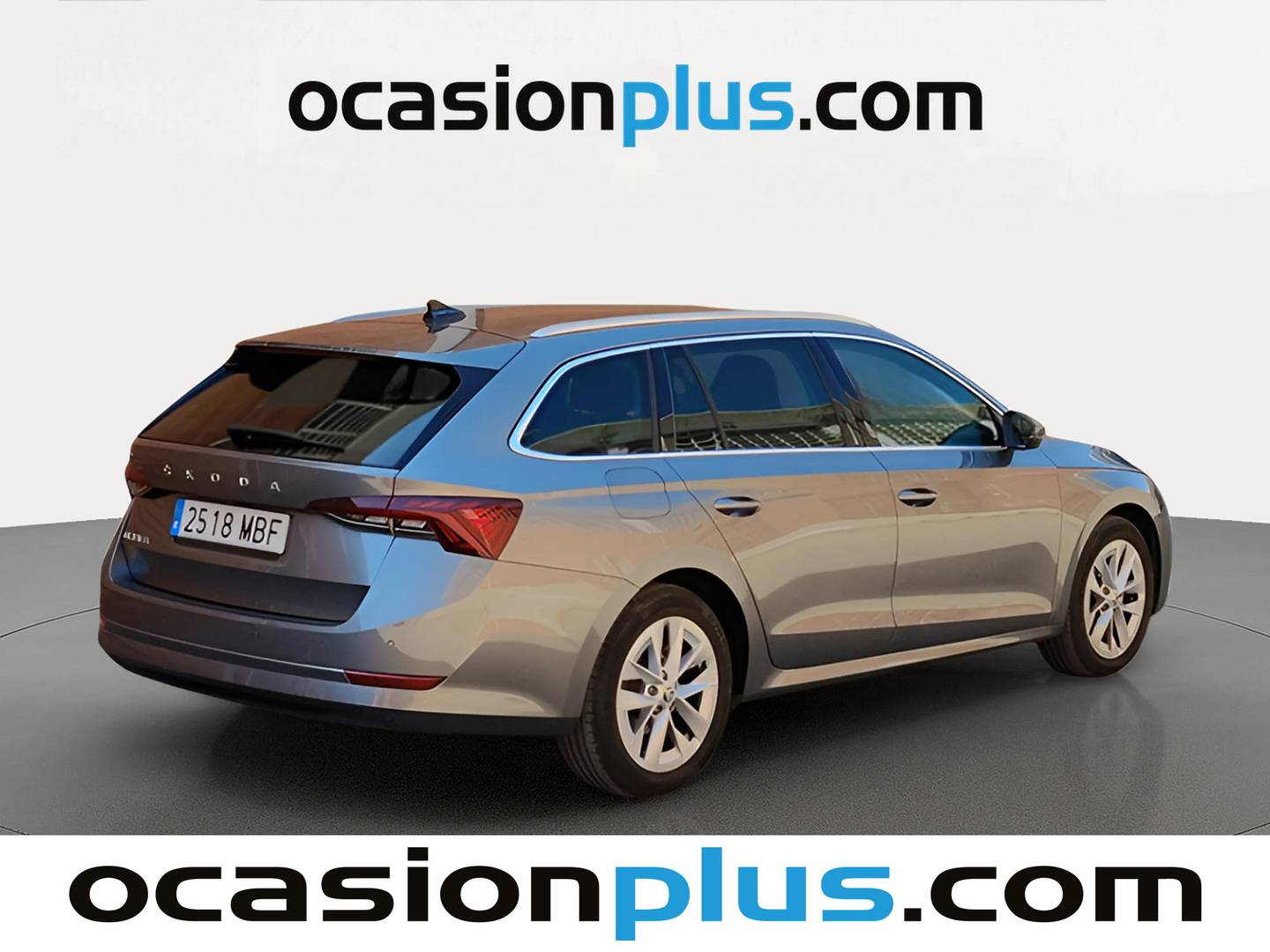 Foto trasera Skoda Octavia Skoda Octavia Combi 1.0 TSI Ambition (110 CV) izquierda