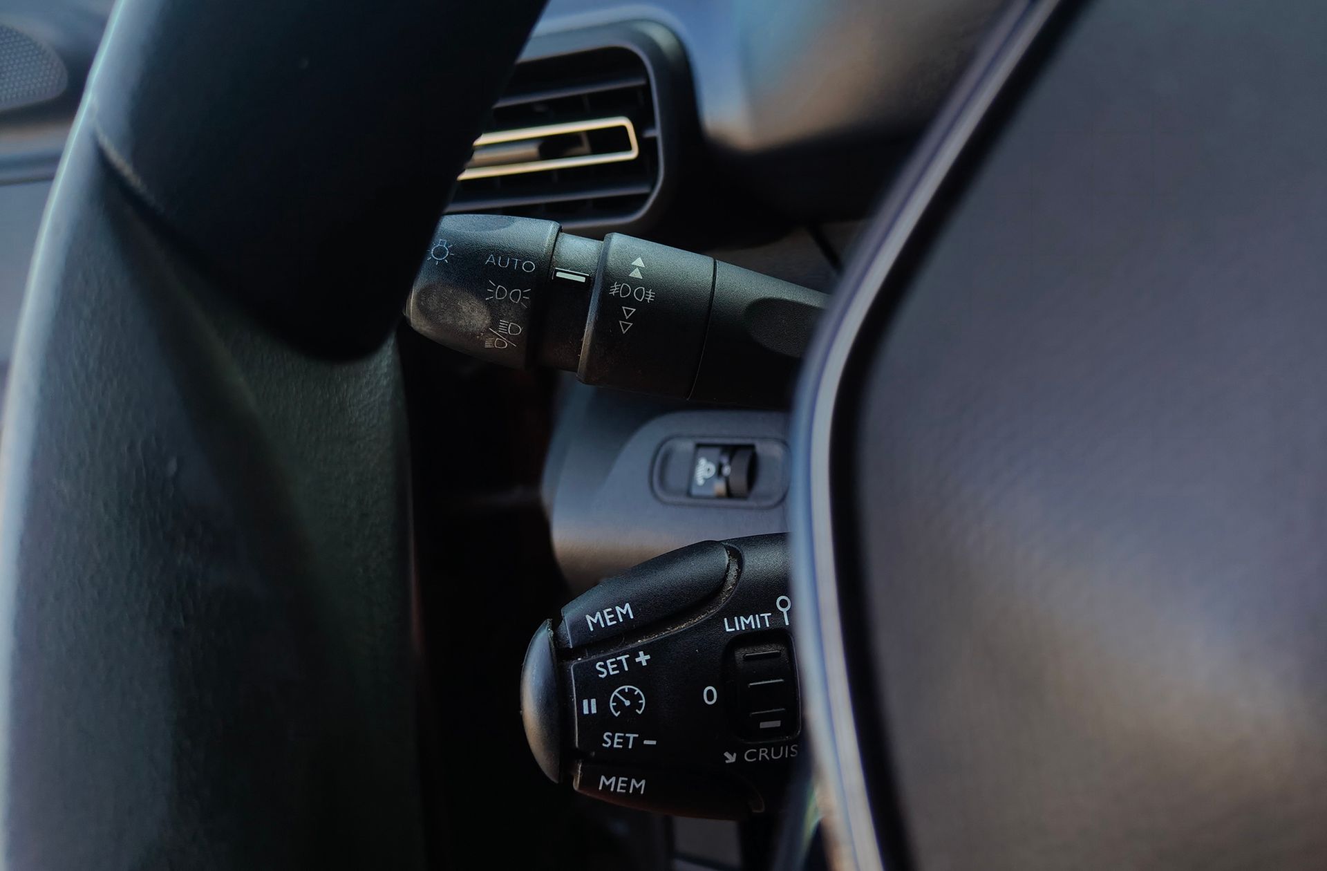 Peugeot Rifter PureTech Allure Standard - foto 21