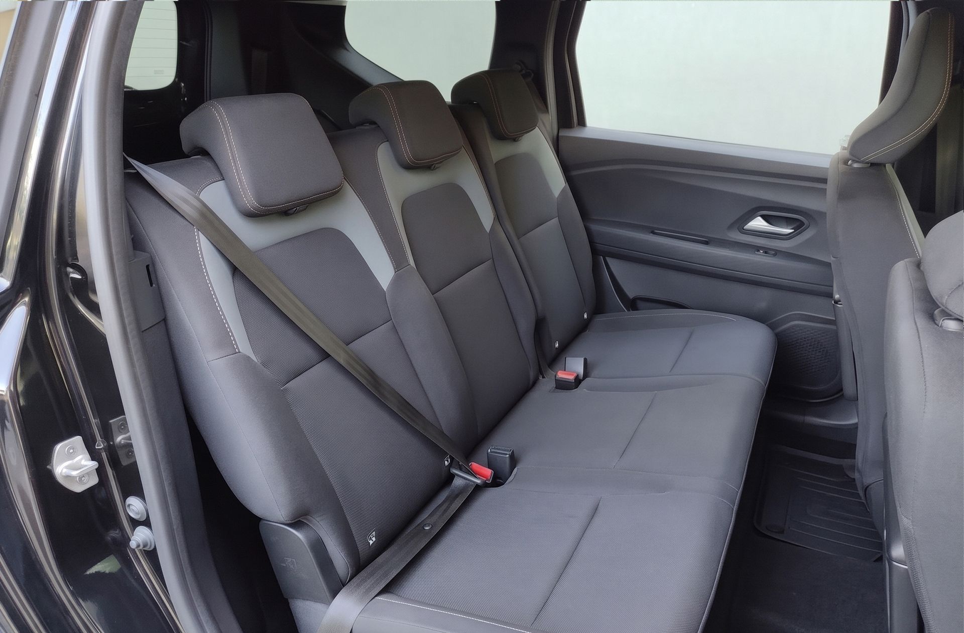 Dacia Jogger Extreme Hybrid 7 plazas - foto 17