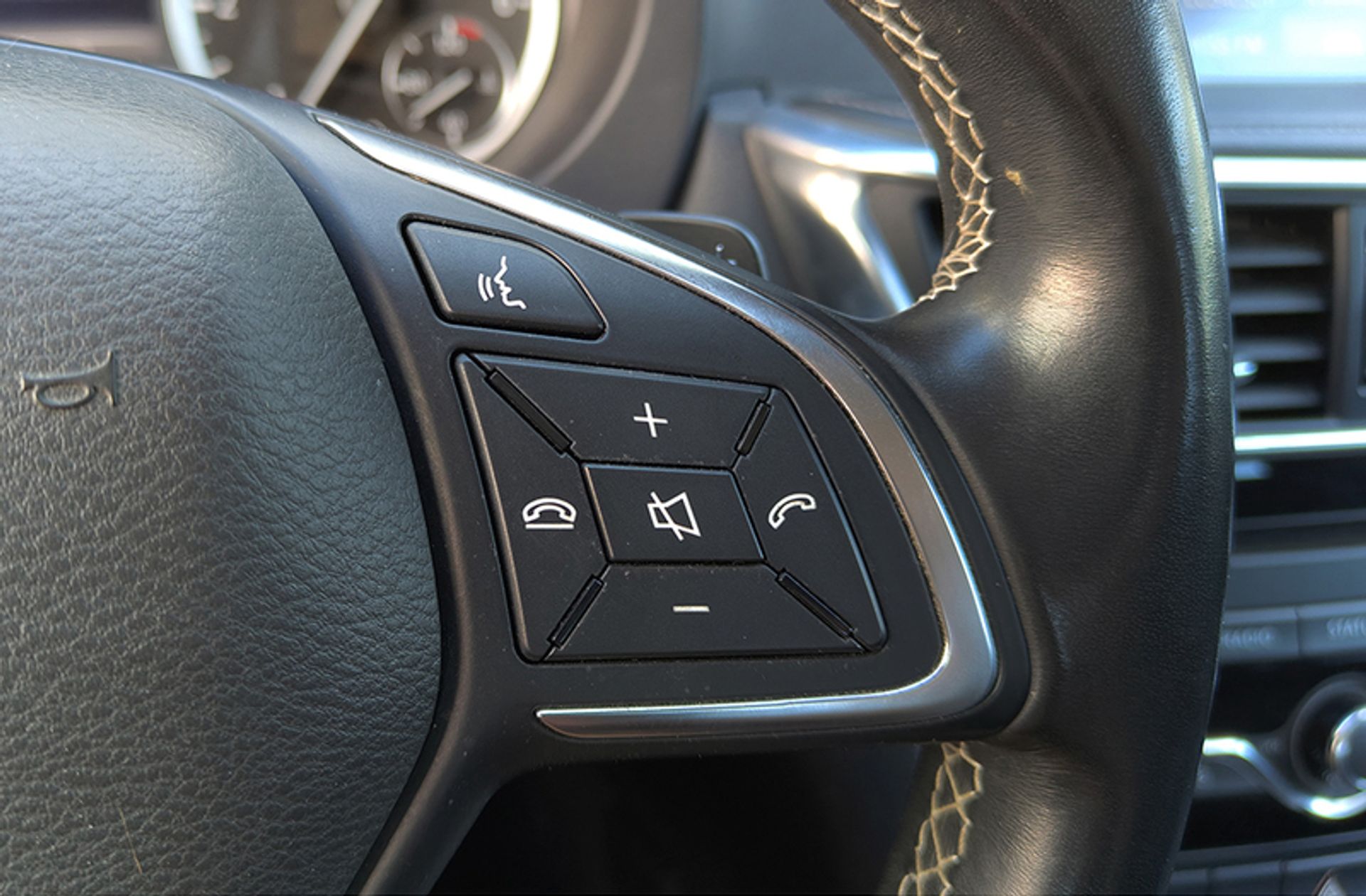 Infiniti Q30 2.2D Premium 7DCT - foto 29