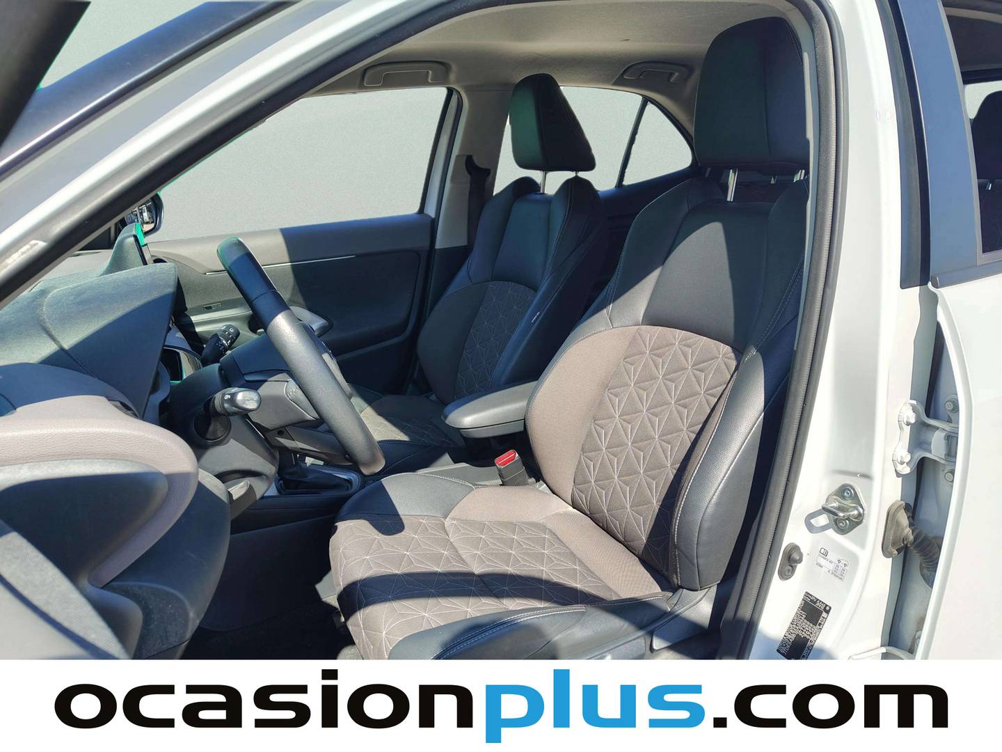 Foto asientos delanteros Toyota Yaris Cross Toyota Yaris Cross 120H Style (116 CV)