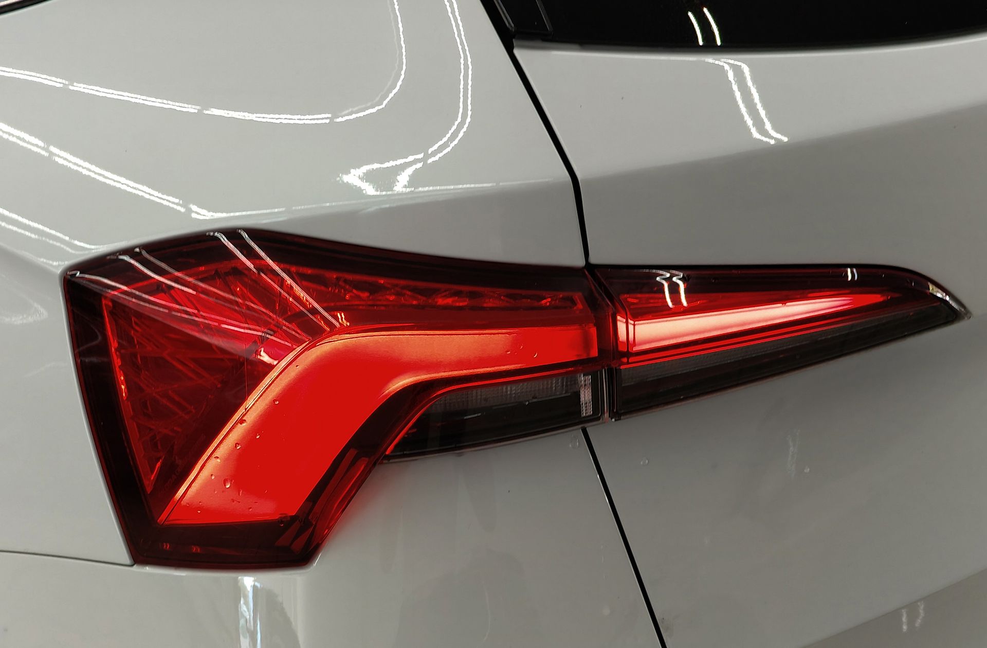 Škoda Kamiq 1.0 TSI Ambition - foto 16