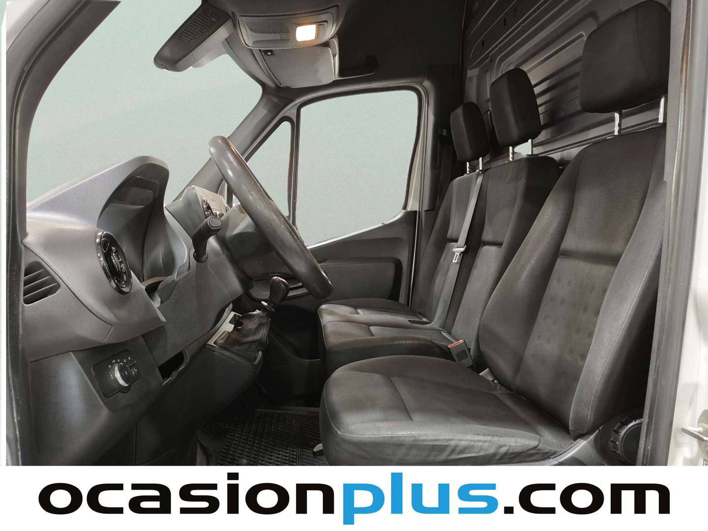 Foto asientos delanteros Mercedes Sprinter Mercedes Sprinter Furgon 314 CDI Medio 3.5T Techo Alto (143 CV)
