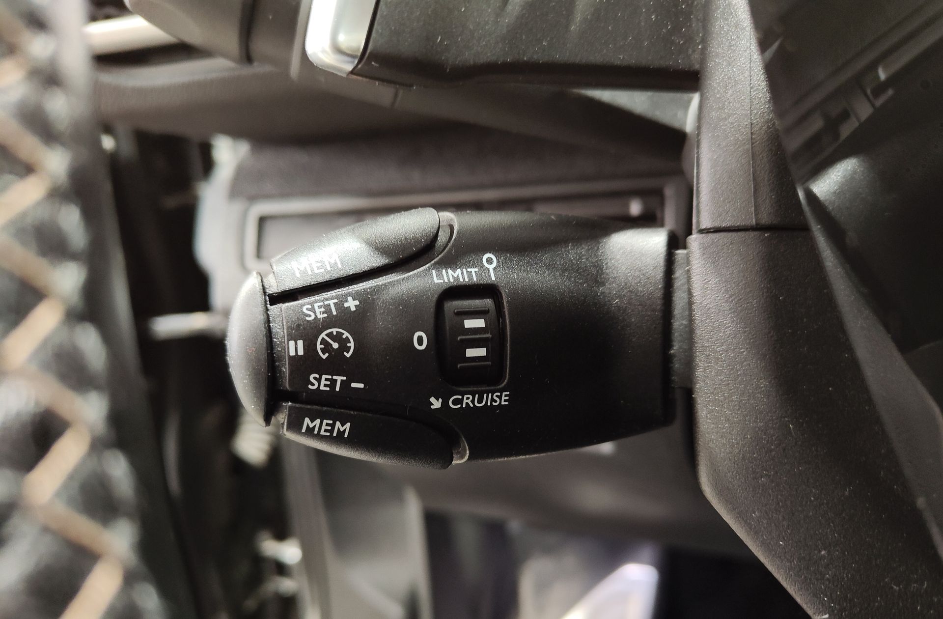 Peugeot 3008 THP 165 GT Line - foto 24
