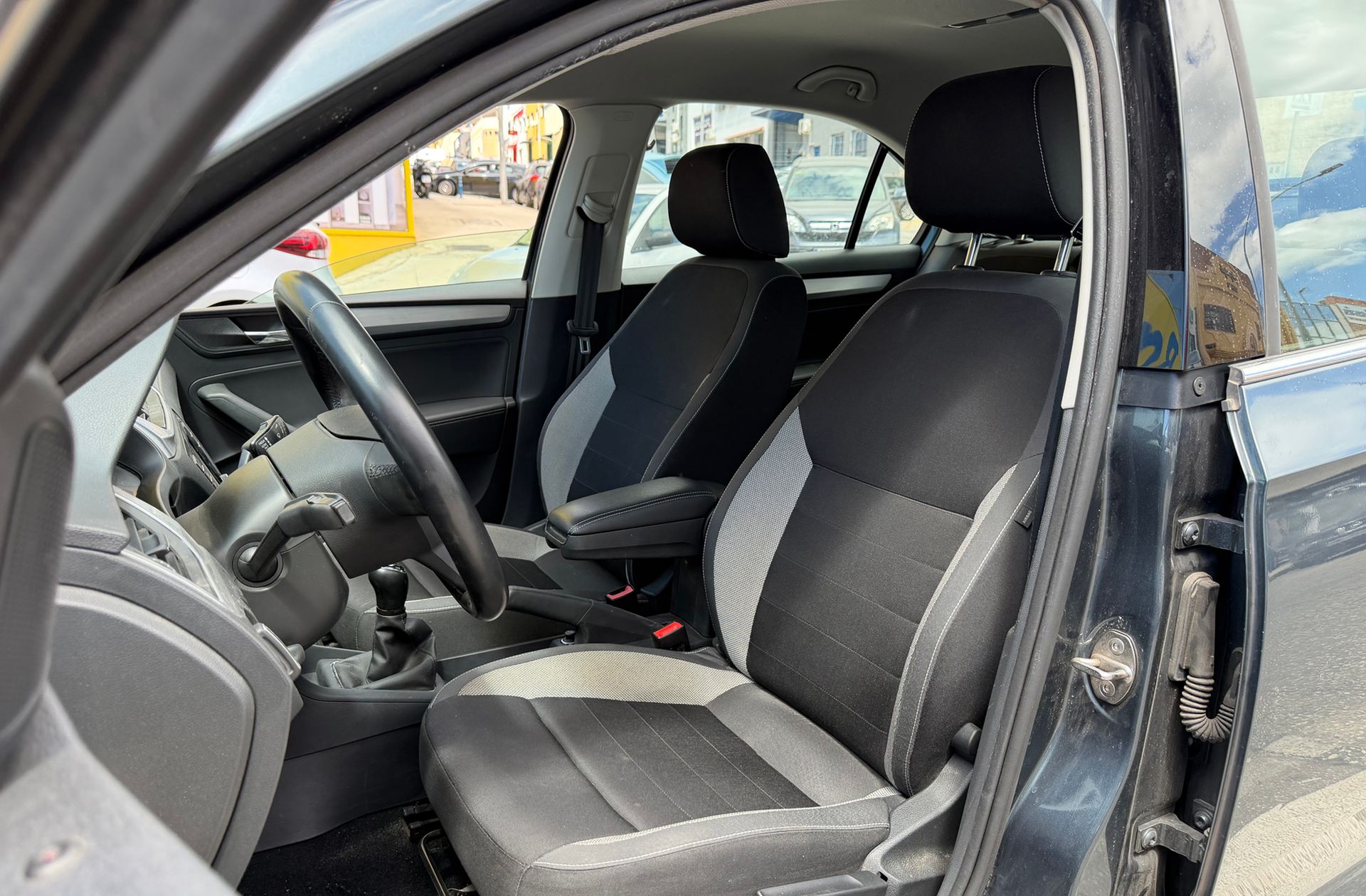 Škoda Rapid 1.0 TSI Ambition - foto 9