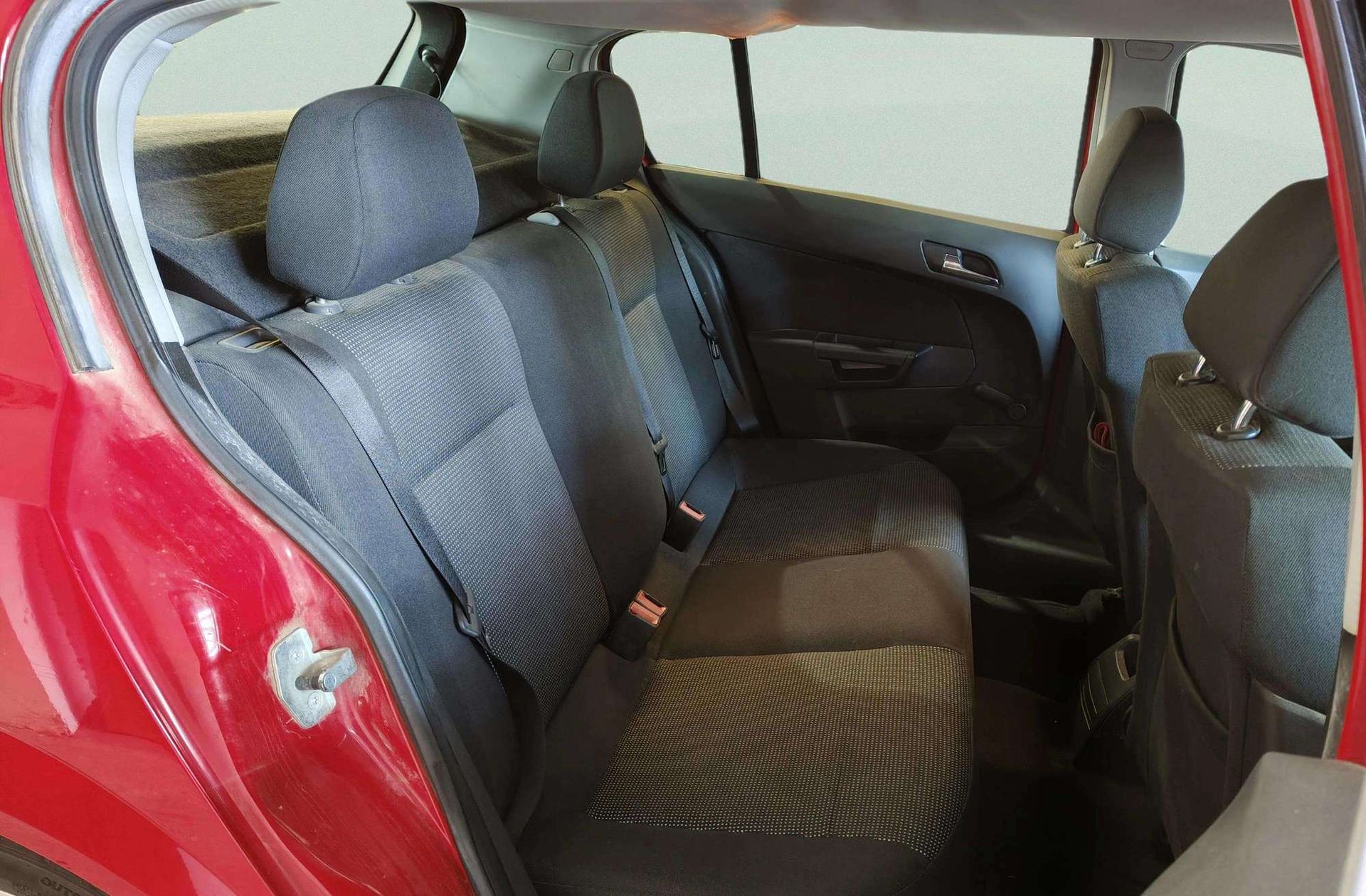 Opel Astra 1.6 Sport - foto 14