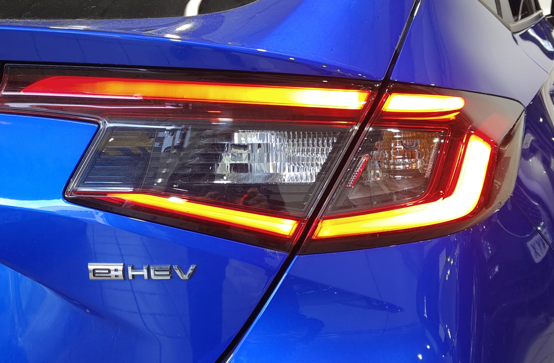 Honda Civic 2.0 i-MMD Elegance CVT - foto 19