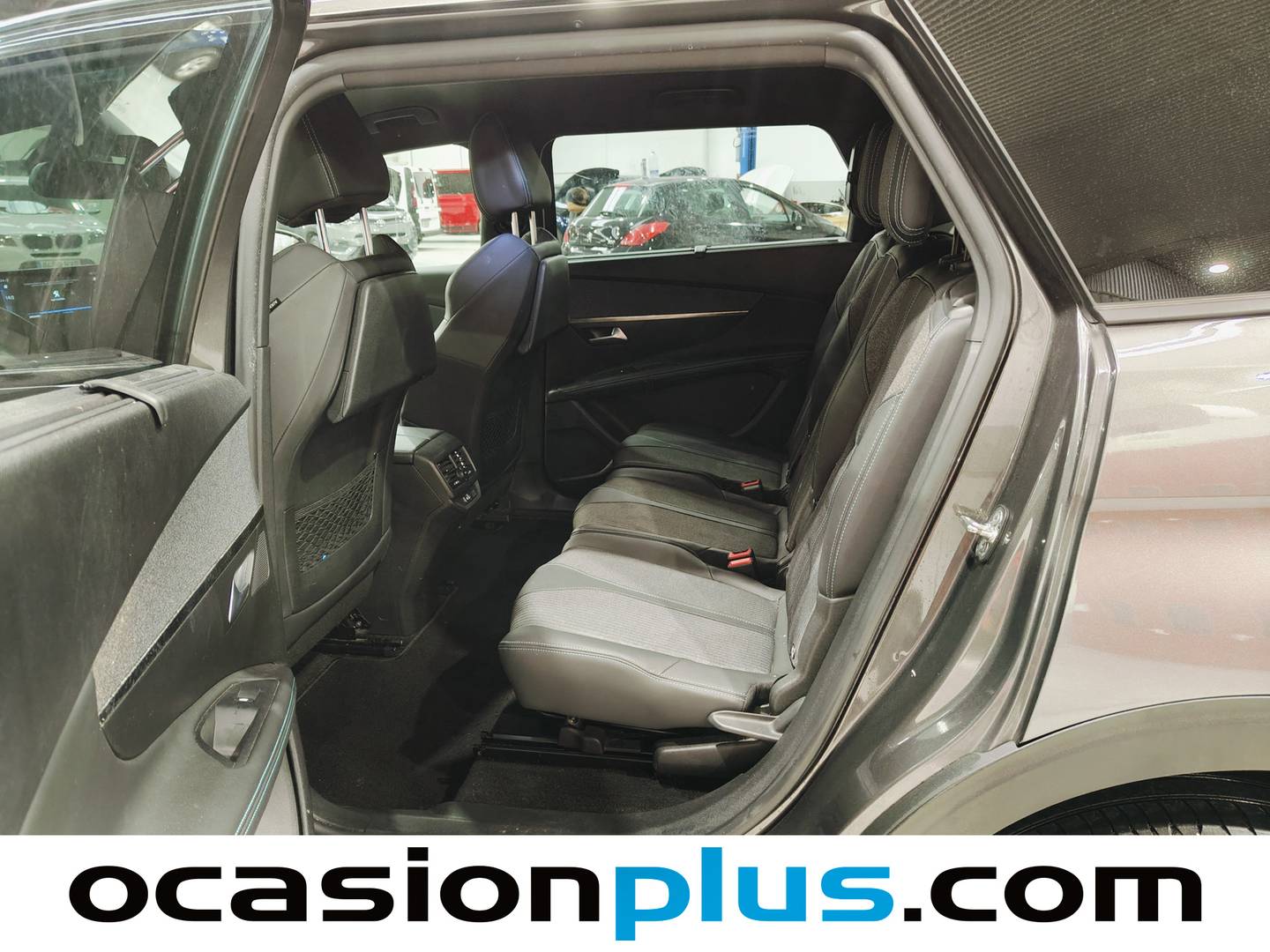 Foto asientos traseros Peugeot 5008 Peugeot 5008 PureTech 130 S&S Allure Pack EAT8 (130 CV) 7 PLAZAS