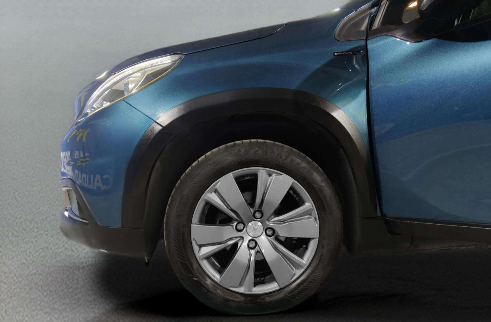 Peugeot 2008 BlueHDi 100 Signature - foto 28