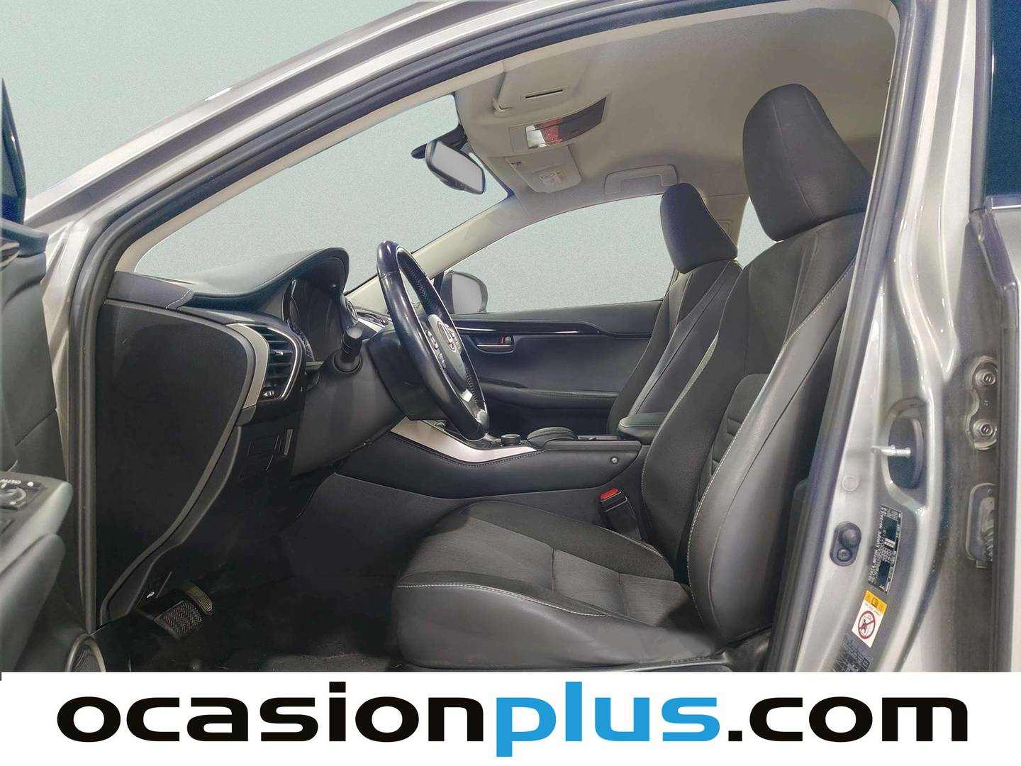 Foto asientos delanteros Lexus NX Lexus NX 300h Corporate 2WD (197 CV)
