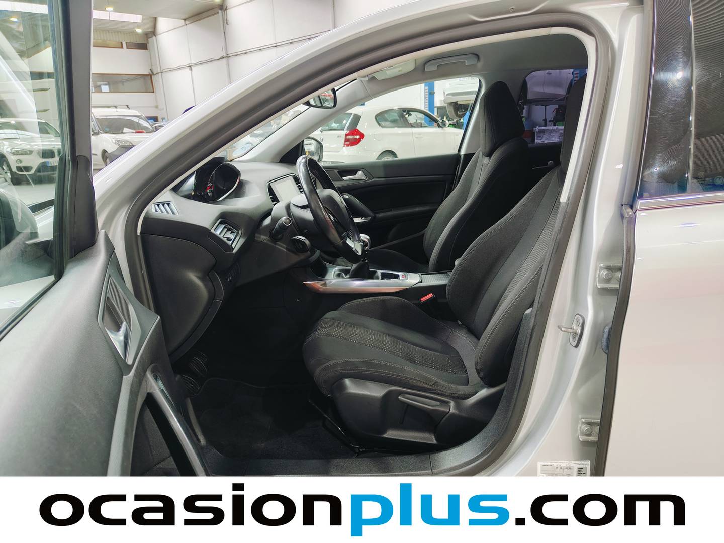 Foto asientos delanteros Peugeot 308 Peugeot 308 BlueHDI 150 Allure (150 CV)