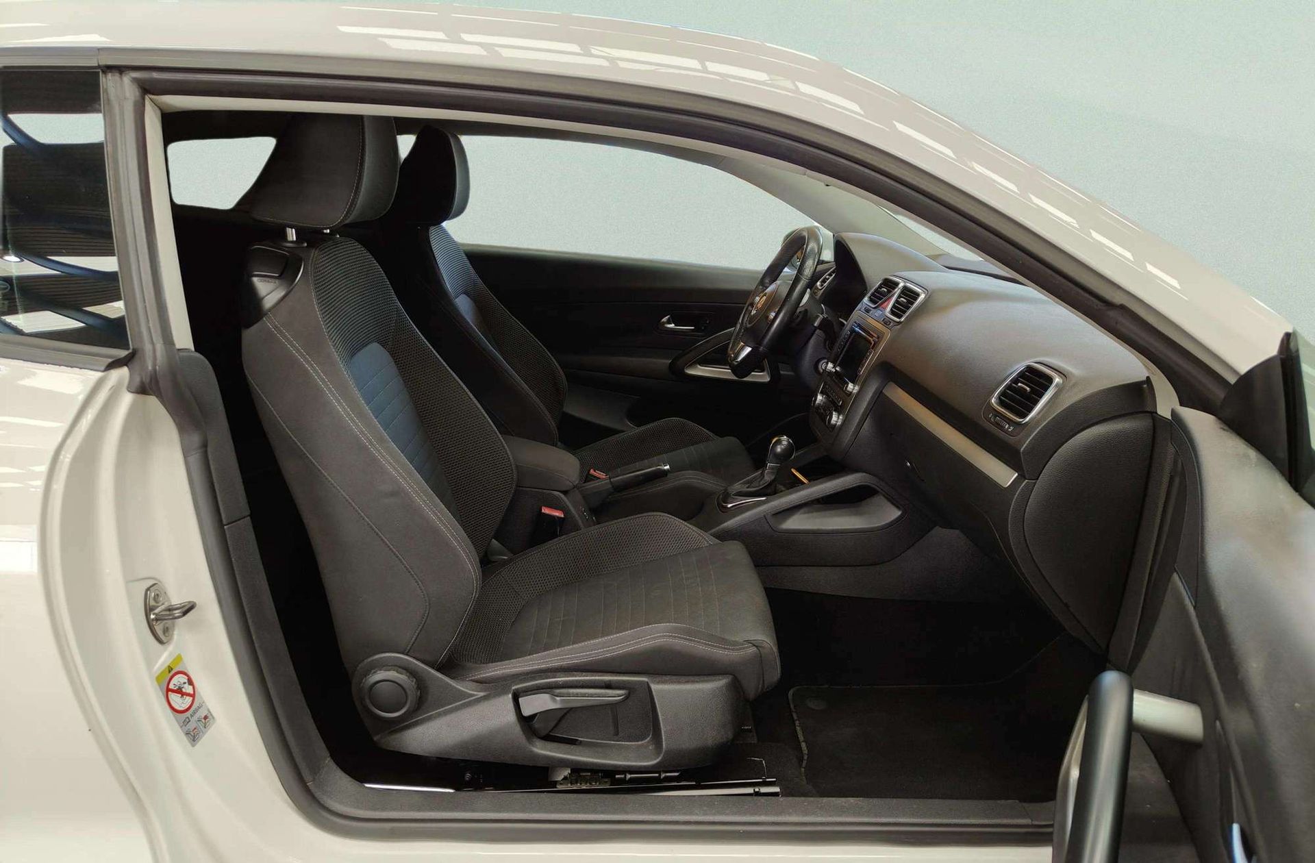 Volkswagen Scirocco 1.4 TSI DSG - foto 14