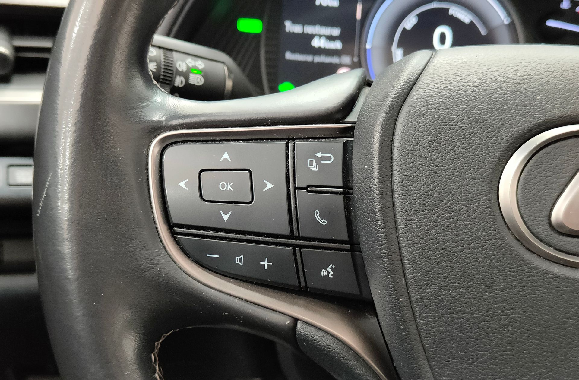 Lexus UX 250h Luxury - foto 30