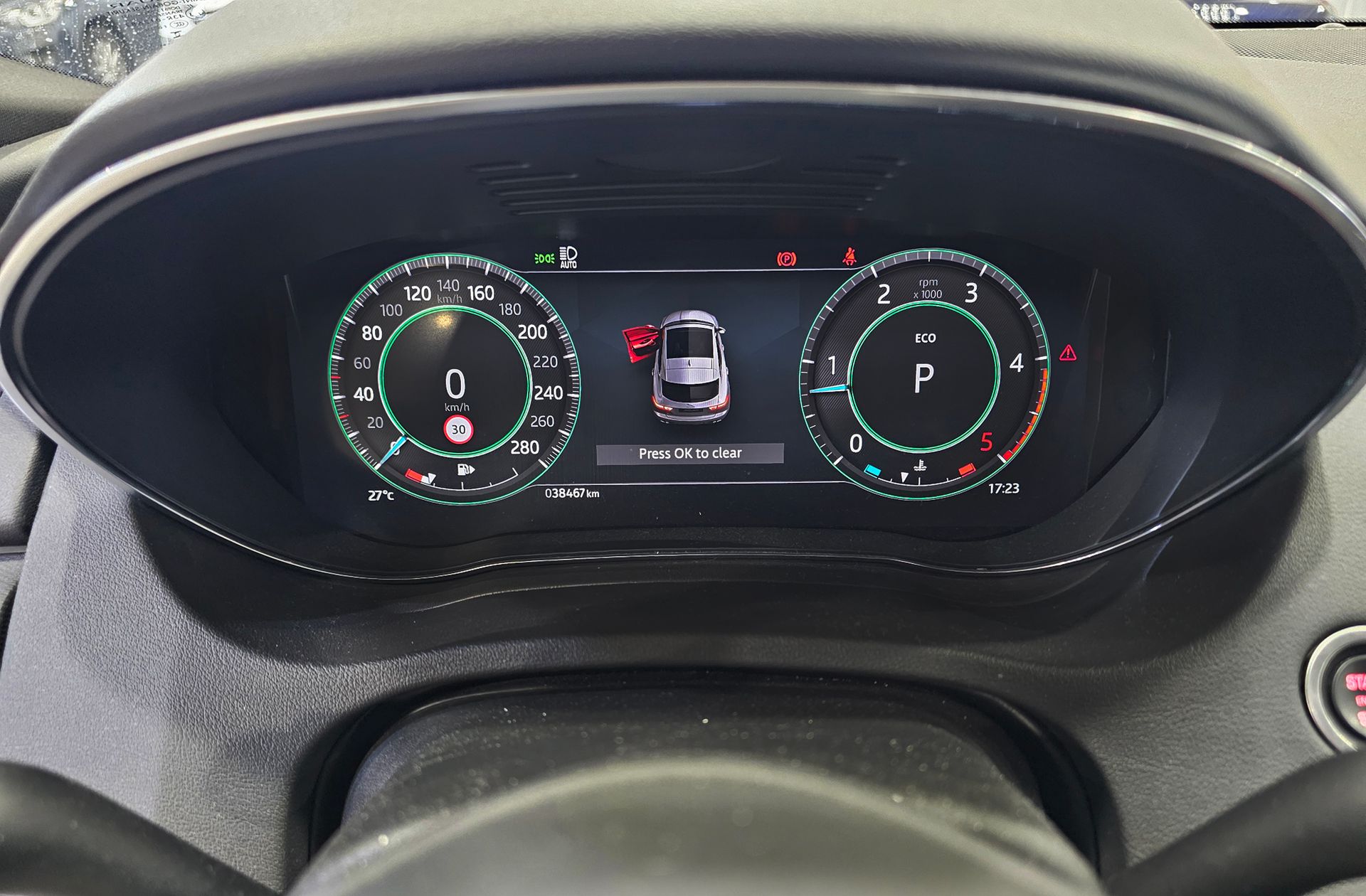 Jaguar E-Pace 2.0D MHEV R-Dynamic SE 4WD - foto 27