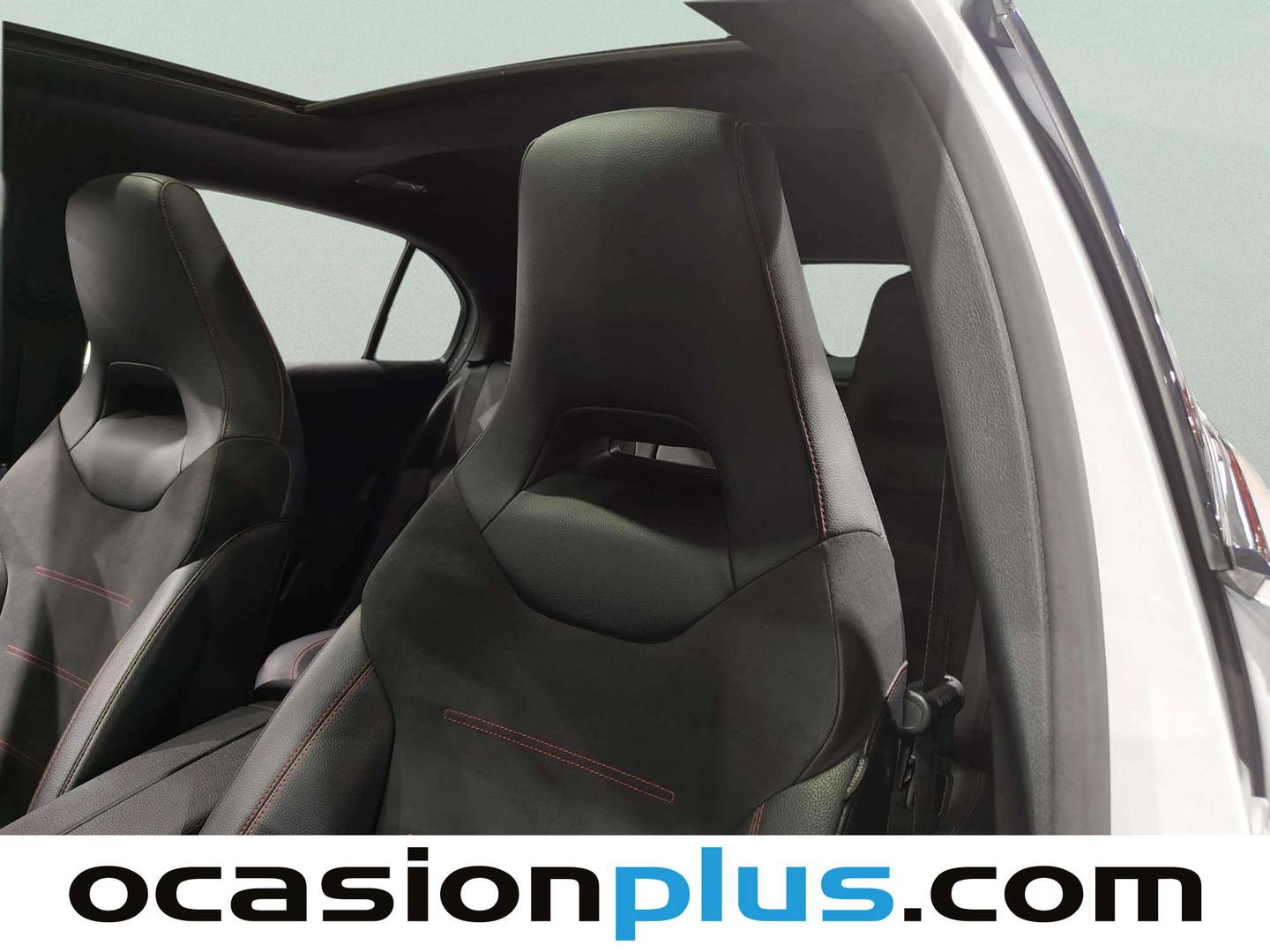Equipamiento del Mercedes Clase A Mercedes Clase A 250 e (218 CV) Pack AMG