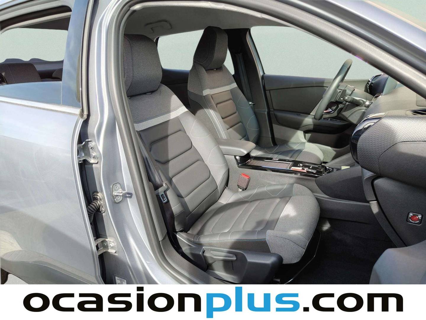 Foto Citroën C4 X Citroen C4 X 1.2 PureTech 130 S&S Shine EAT8 (131 CV)