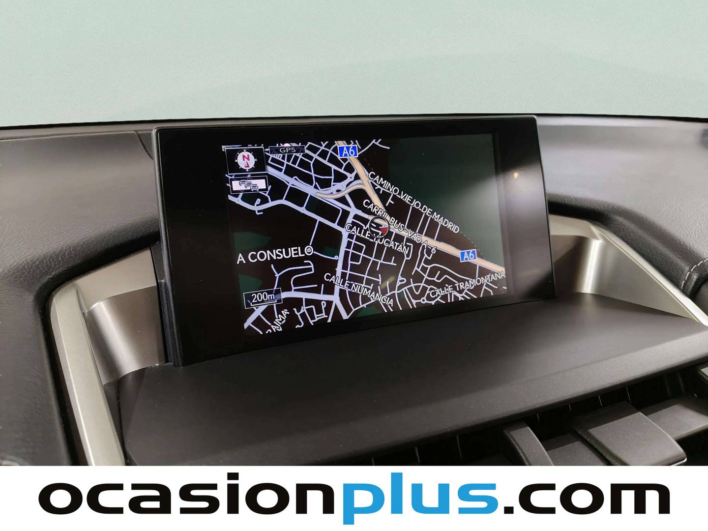 Extras y acabados del Lexus NX Lexus NX 300h Executive 4WD + Navibox (197 CV)