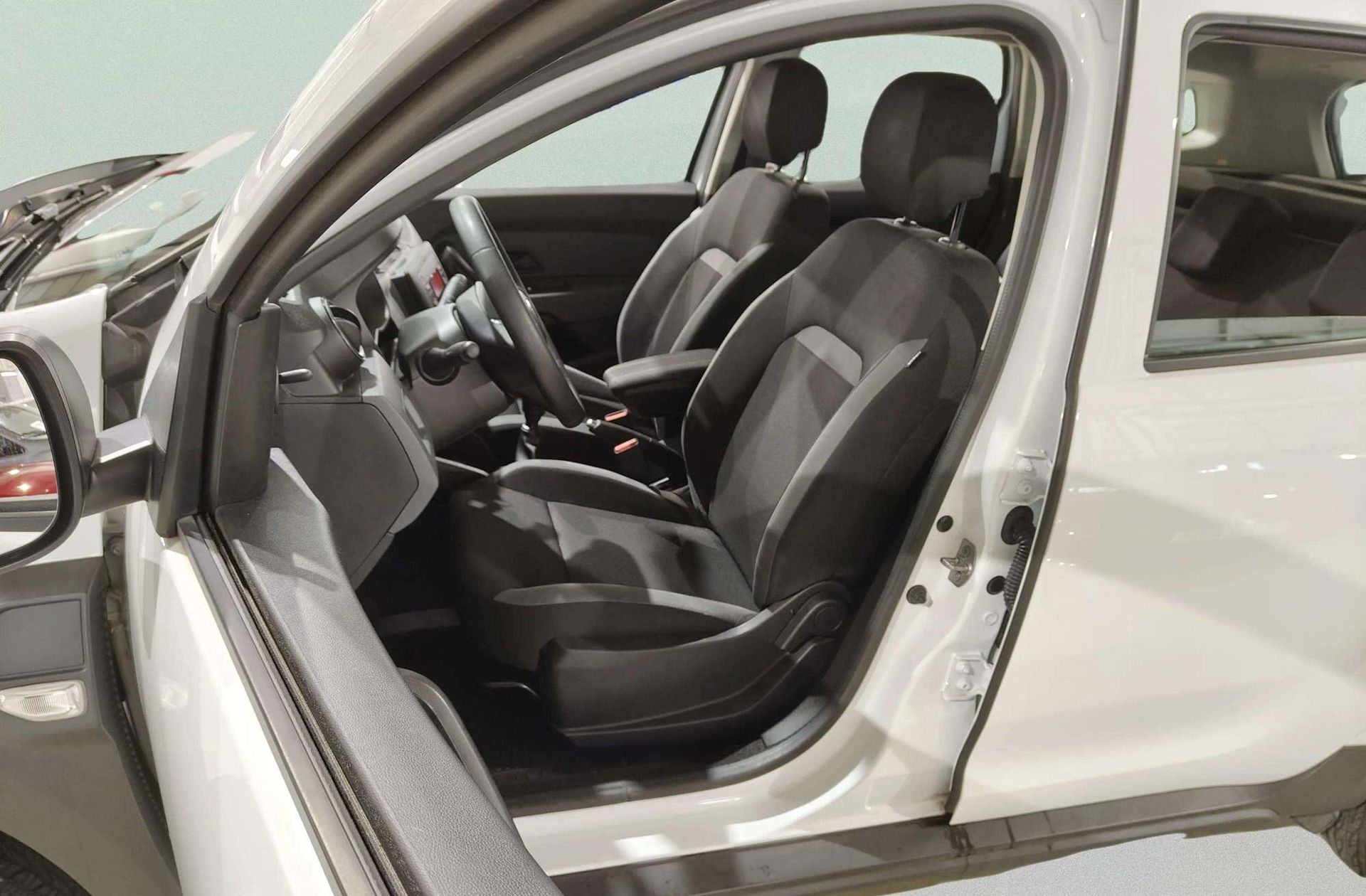 Dacia Duster Essential TCe 4x2 - foto 10