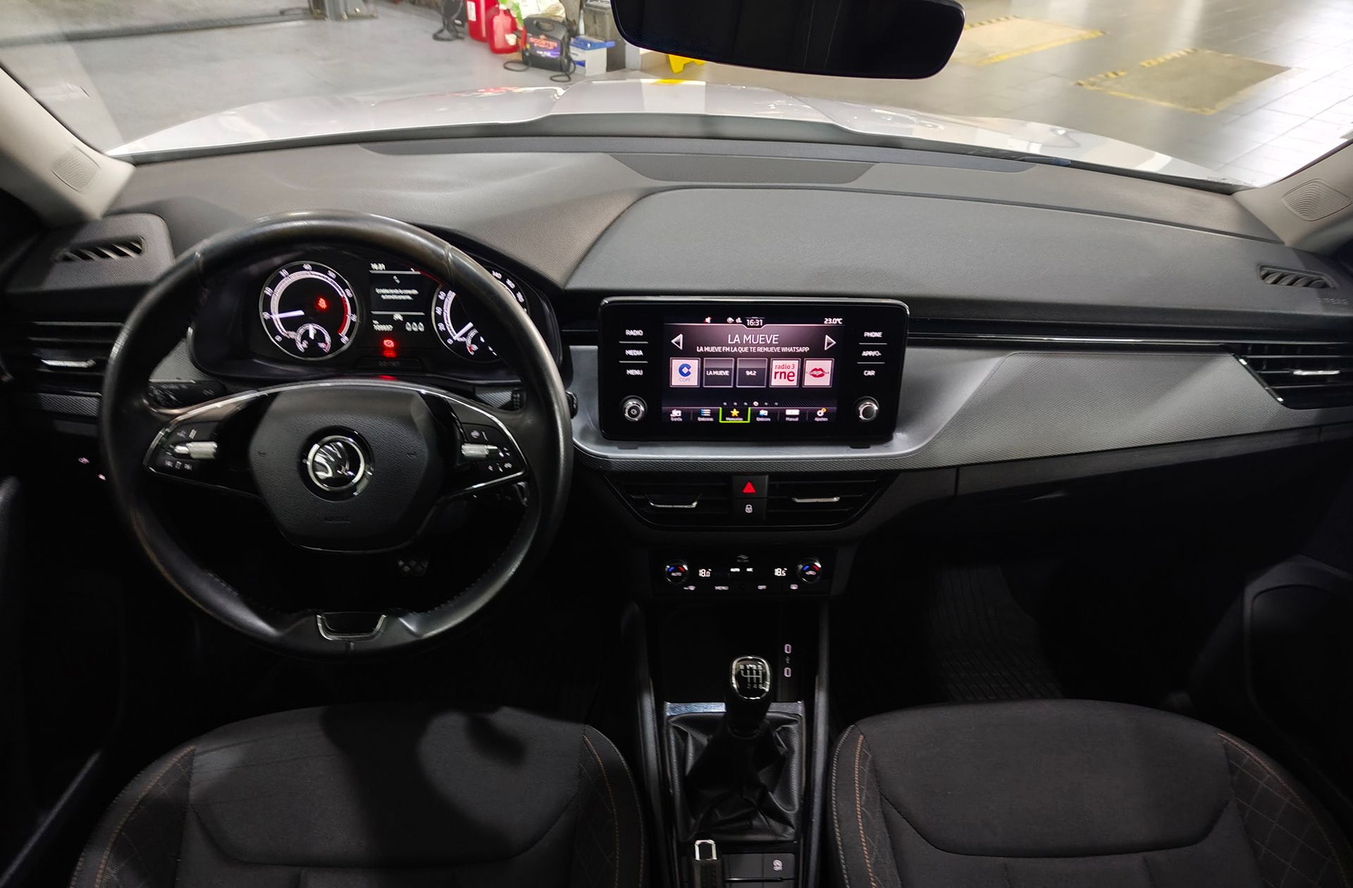 Škoda Kamiq 1.0 TSI Active - foto 6