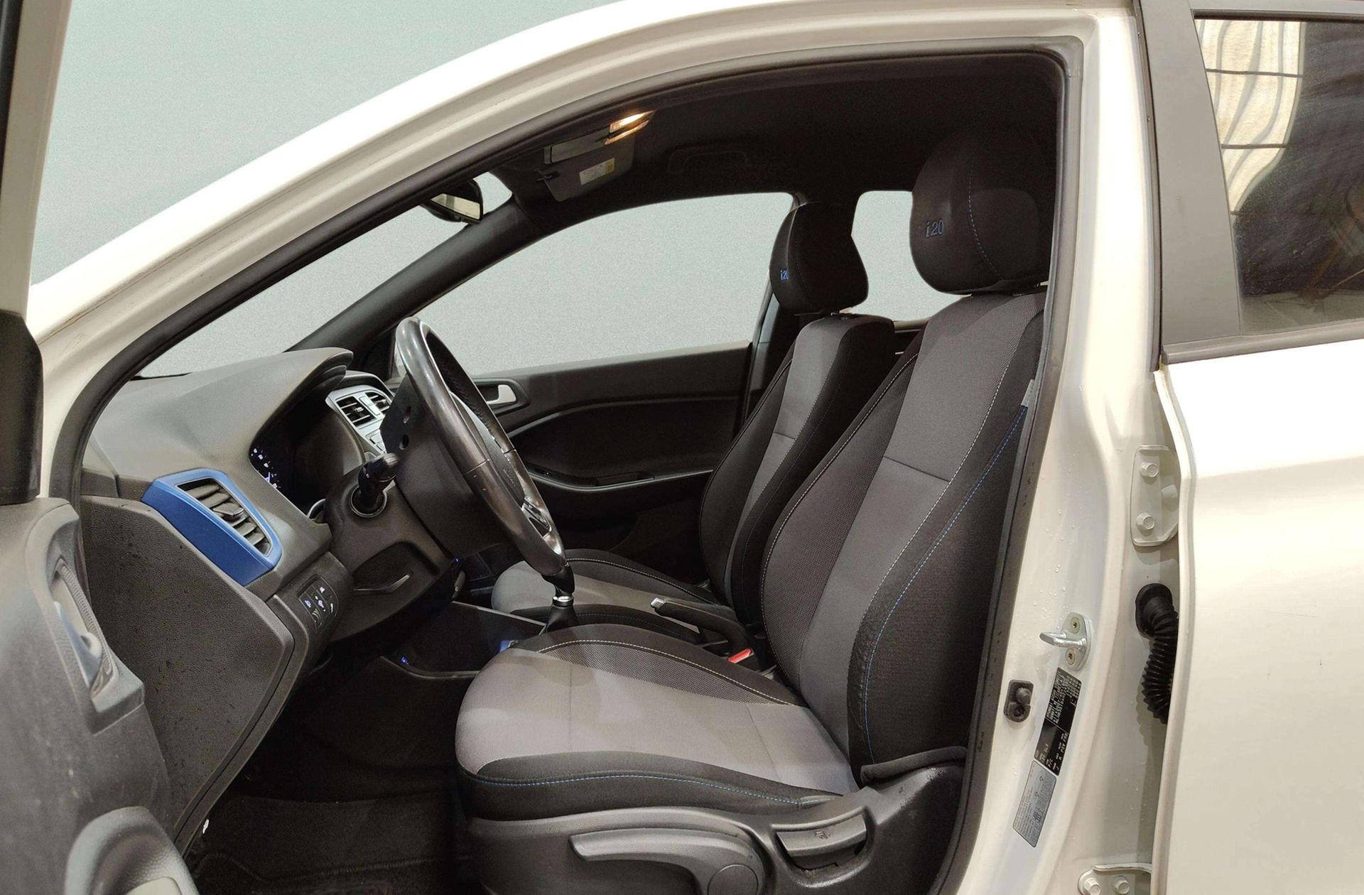 Hyundai i20 1.2 MPI Klass Go! Nav - foto 10