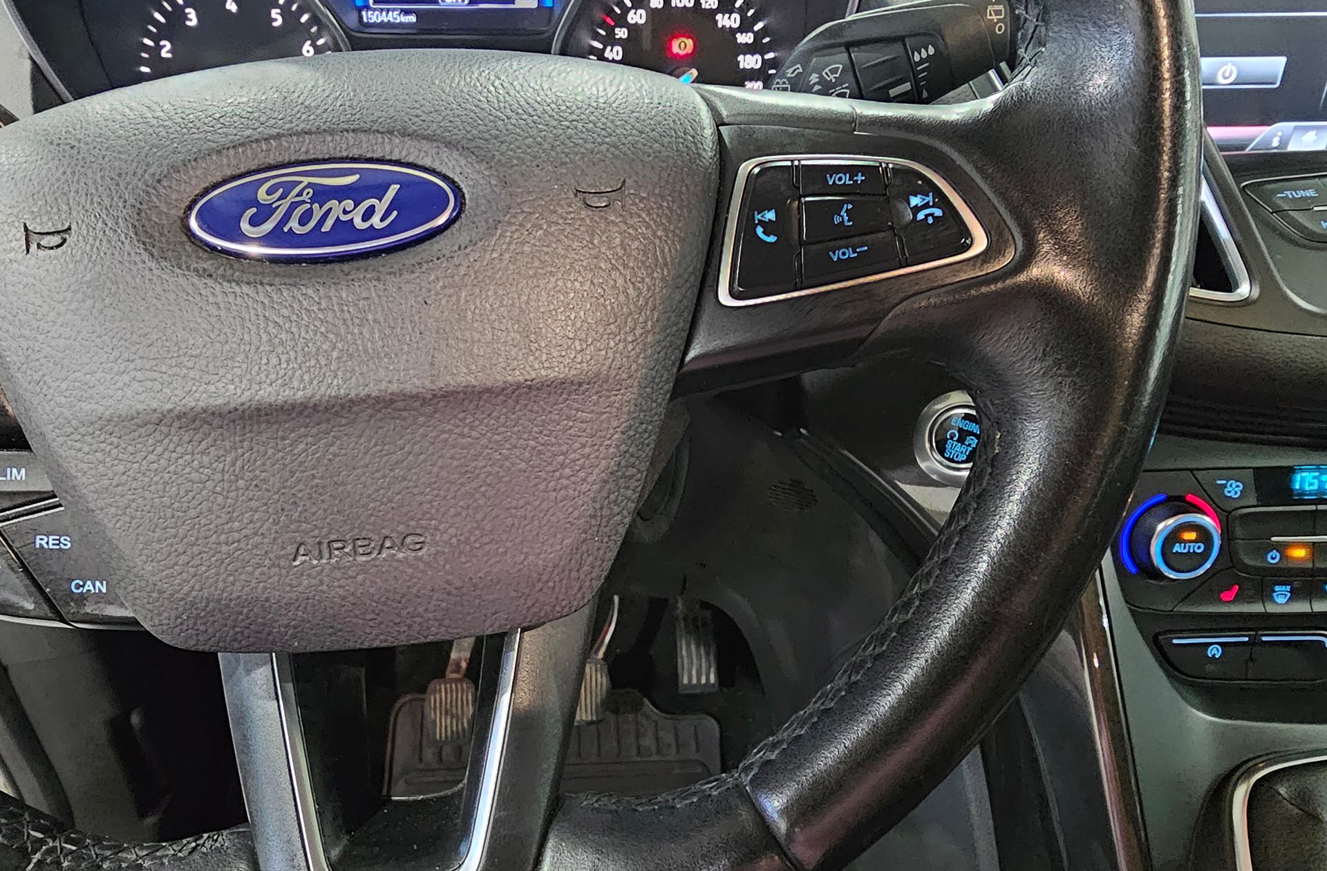 Ford C-Max 1.0 EcoBoost Titanium - foto 25