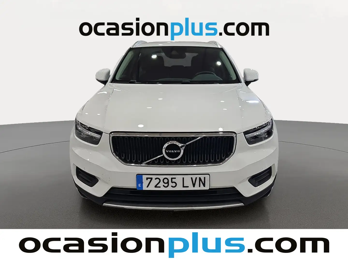 Foto Volvo XC40 Volvo XC40 B3 G Momentum Pro Auto (163 CV)