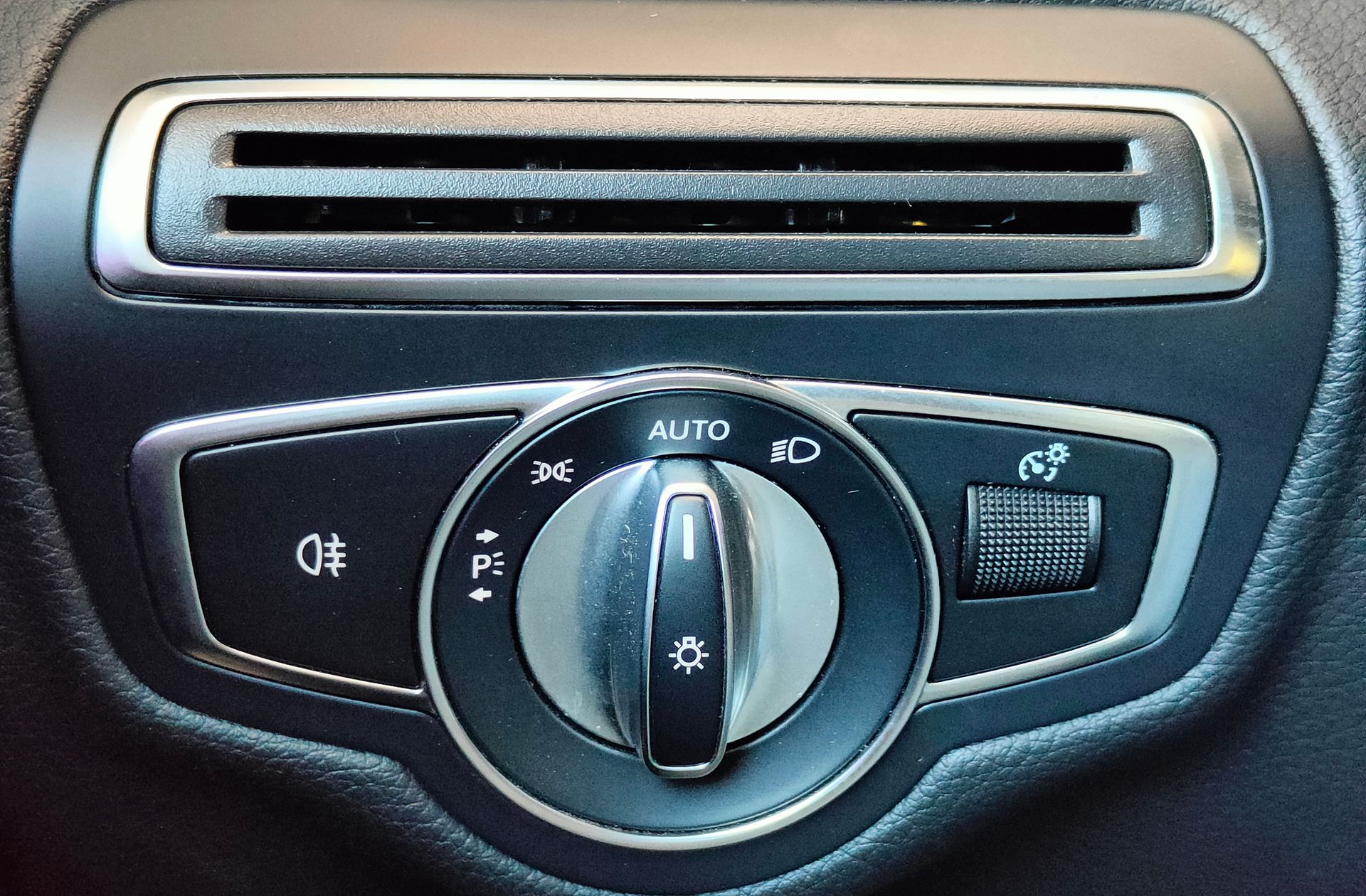 Mercedes-Benz Clase C Estate 220 d 4Matic Pack AMG - foto 25