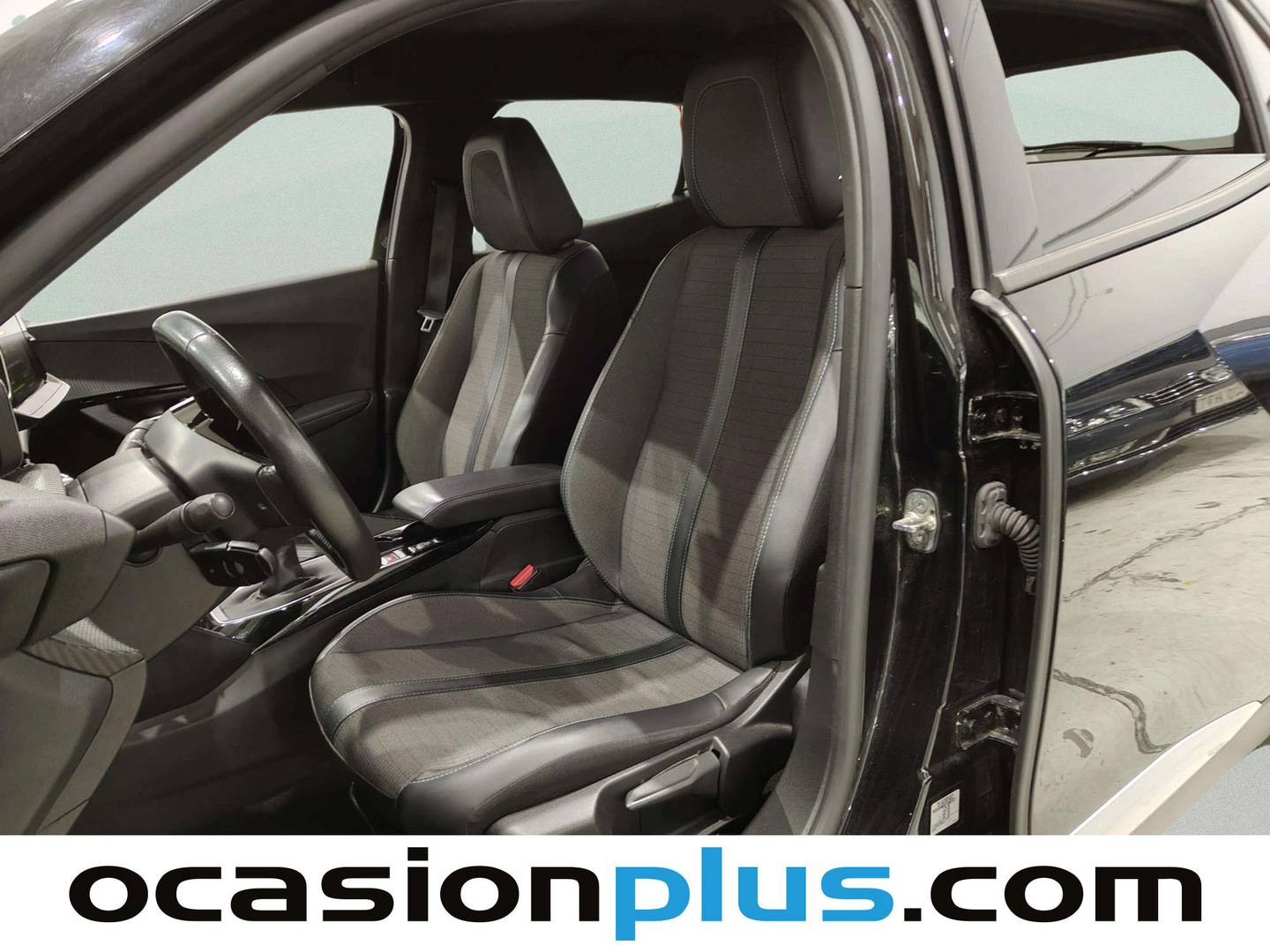 Foto Peugeot 2008 Peugeot 2008 PureTech 130 S&S Allure Pack (130 CV)