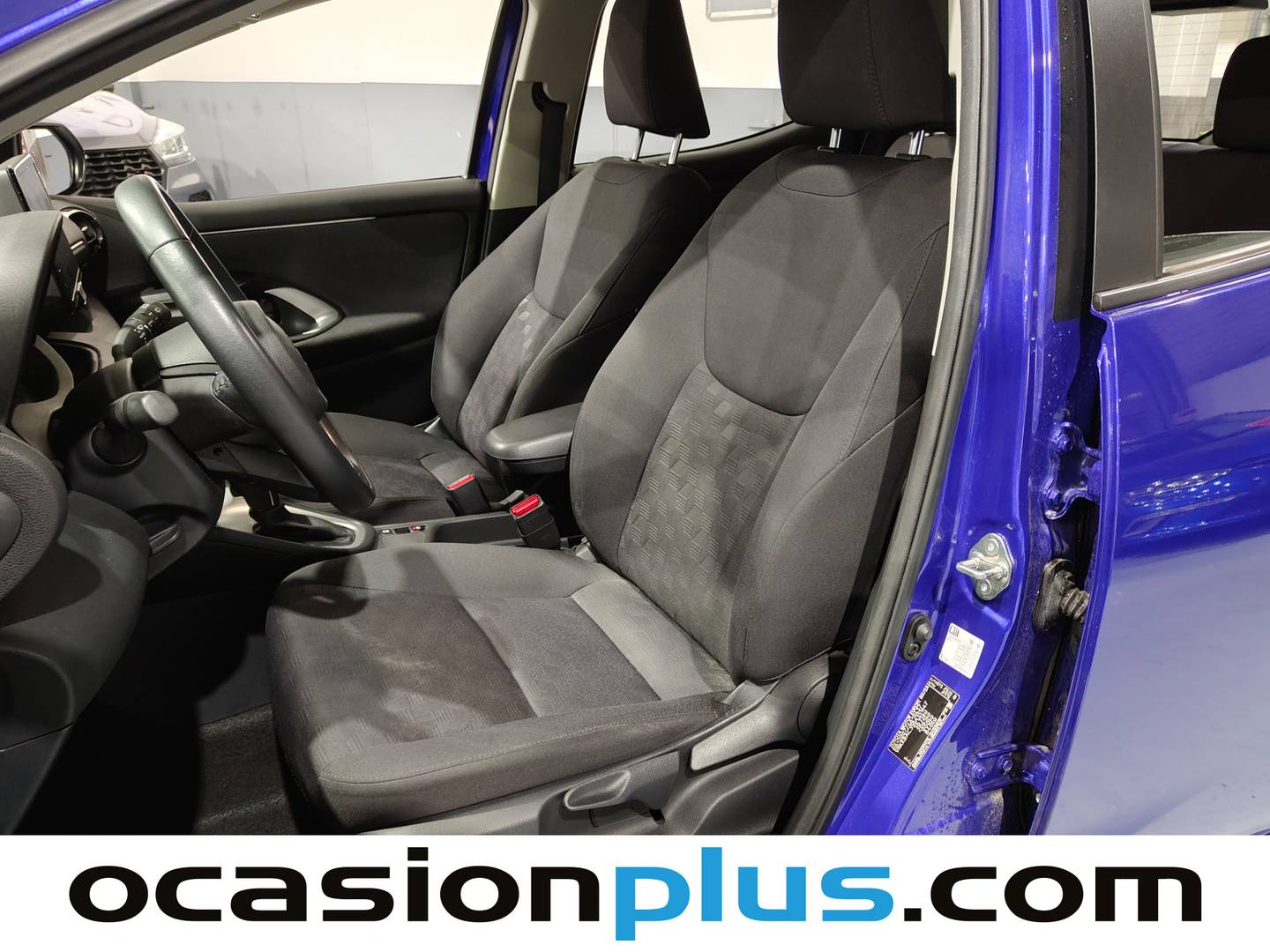 Foto asientos delanteros Toyota Yaris Toyota Yaris 120H Active Plus (116 CV)