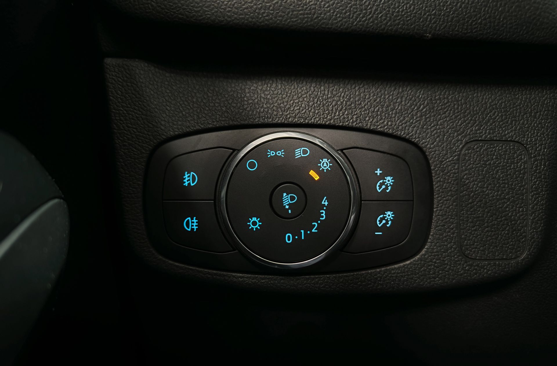 Ford Focus 1.5 EcoBlue Trend+ - foto 23