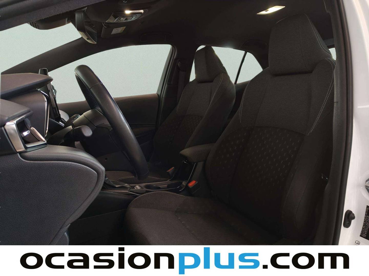 Foto asientos delanteros Toyota Corolla Toyota Corolla 140H Active Plus (140 CV)