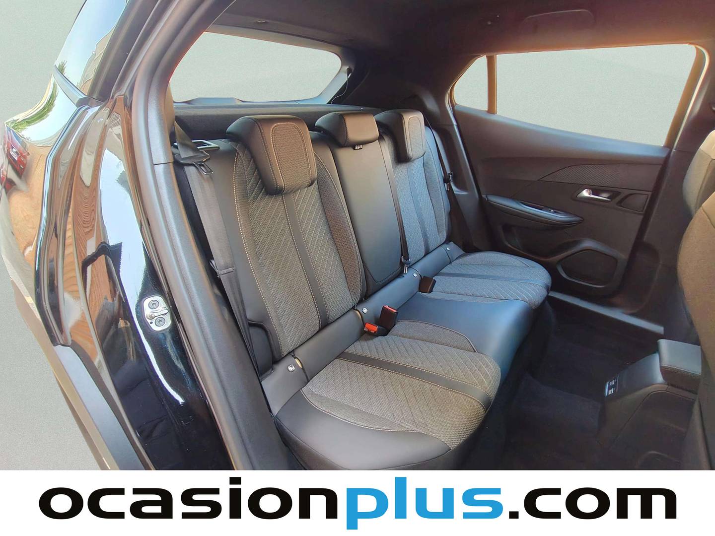 Peugeot 2008 Peugeot 2008 Allure Hybrid eDCS6 (145 CV) automático