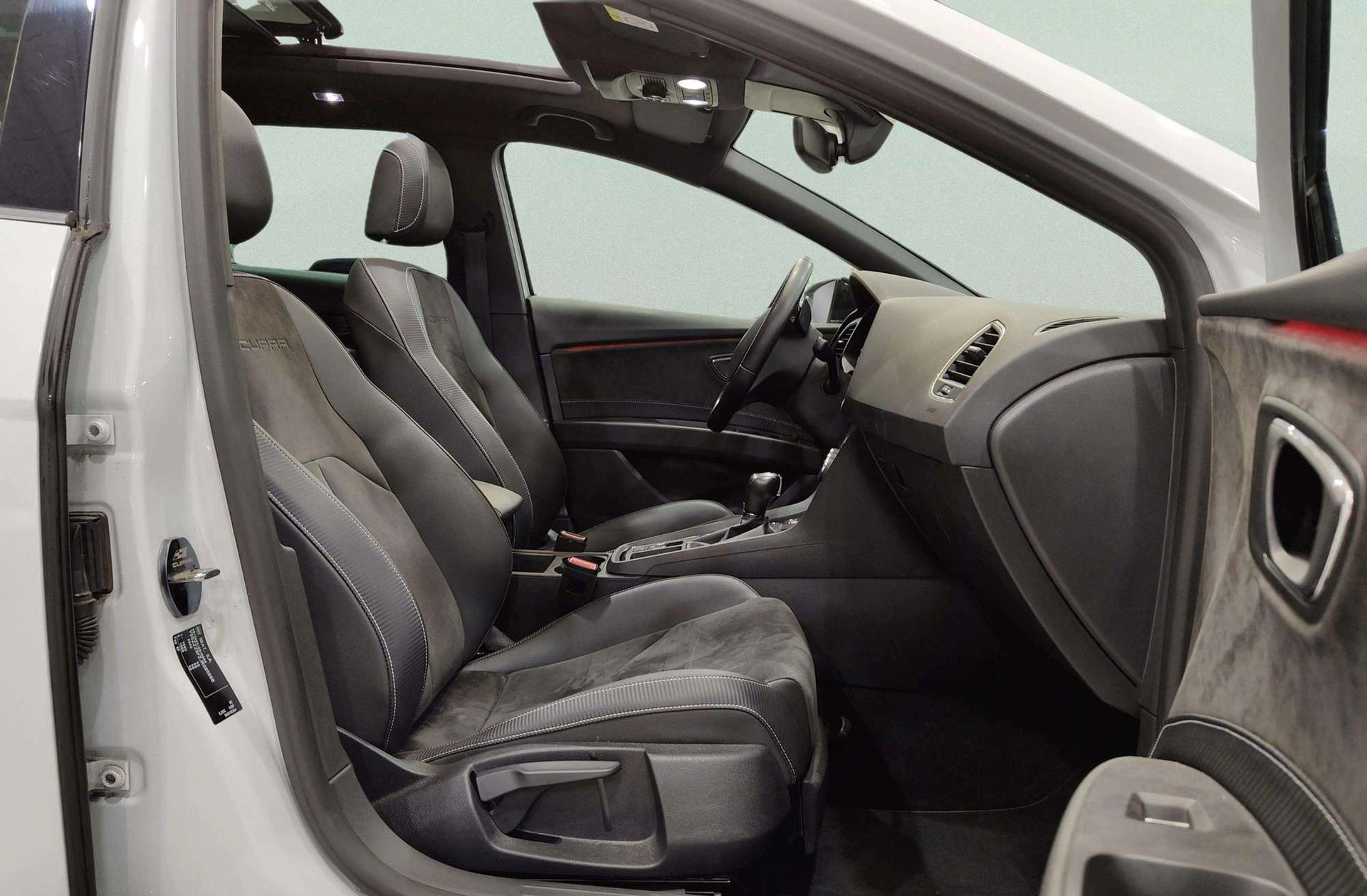 SEAT León ST 2.0 TSI Cupra 4Drive DSG - foto 23