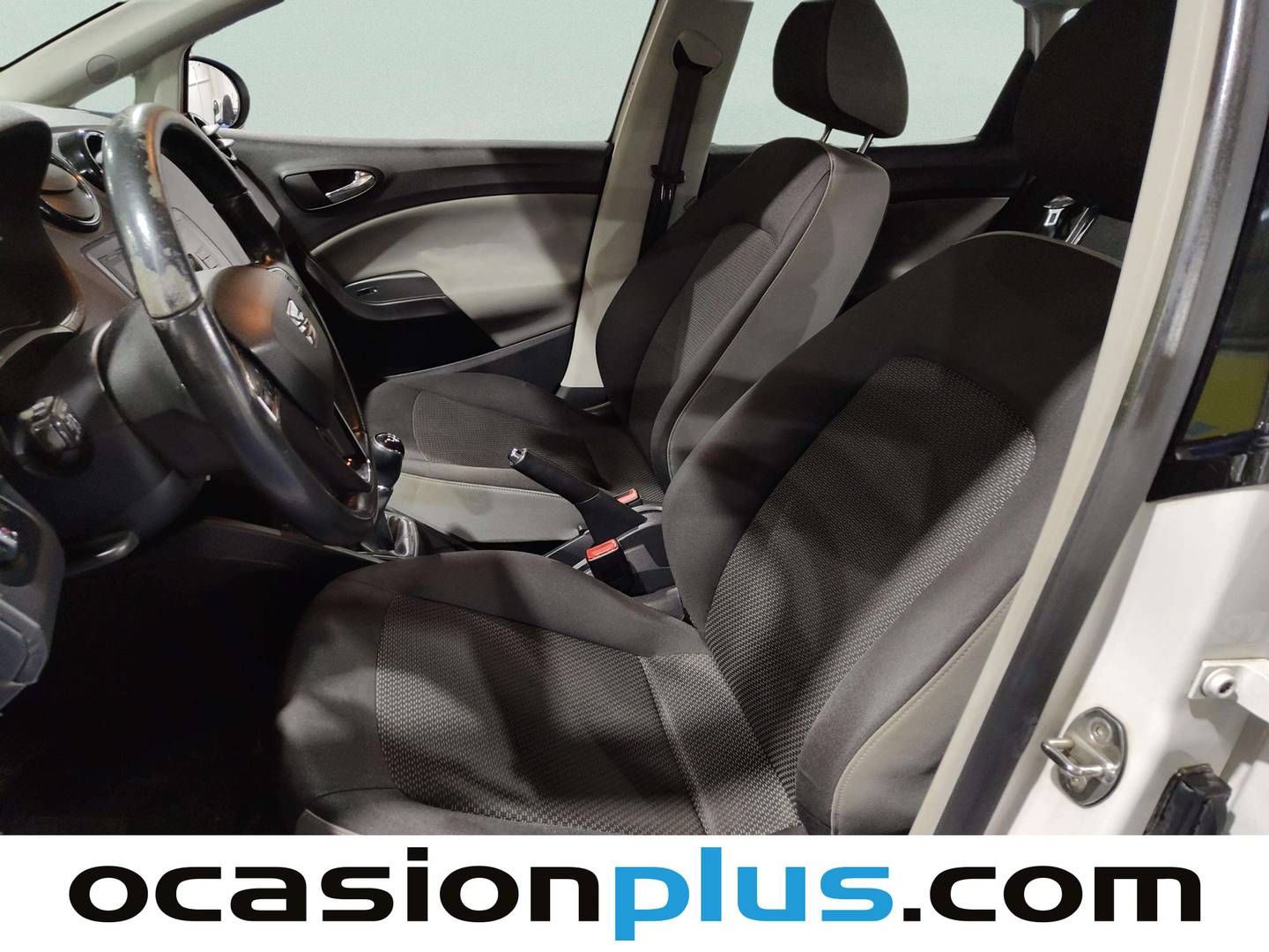 Foto asientos delanteros Seat Ibiza SEAT Ibiza 1.4 TDI S&S Style (105 CV)