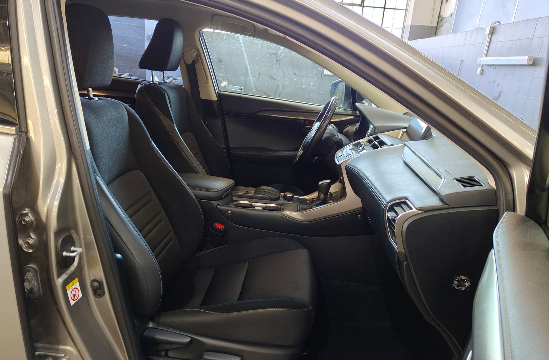 Lexus NX 300h Sport Edition 2WD - foto 20