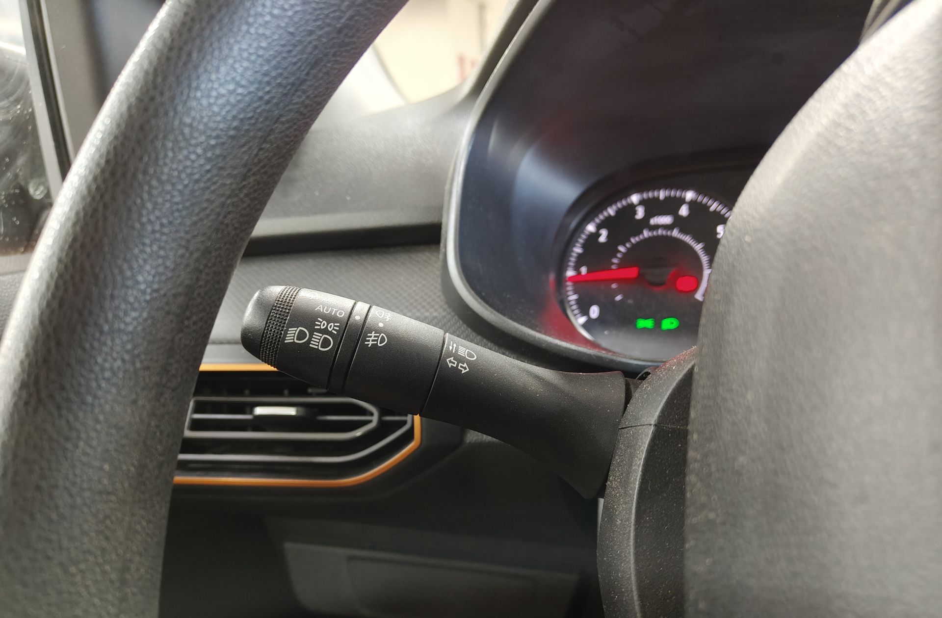Dacia Sandero Stepway Essential TCe - foto 25