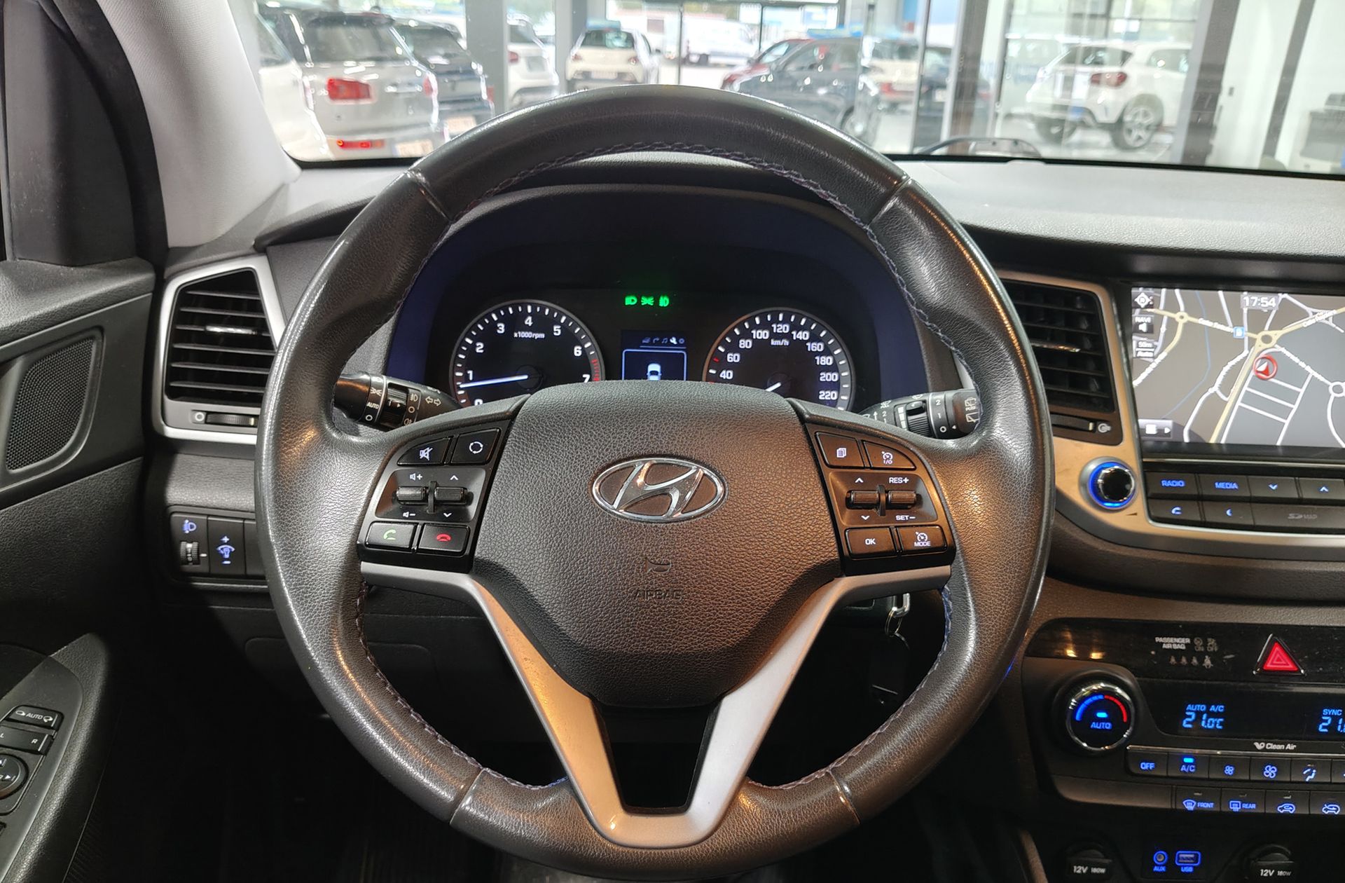 Hyundai Tucson 1.6 GDI BlueDrive 25 Aniversario 4x2 - foto 20