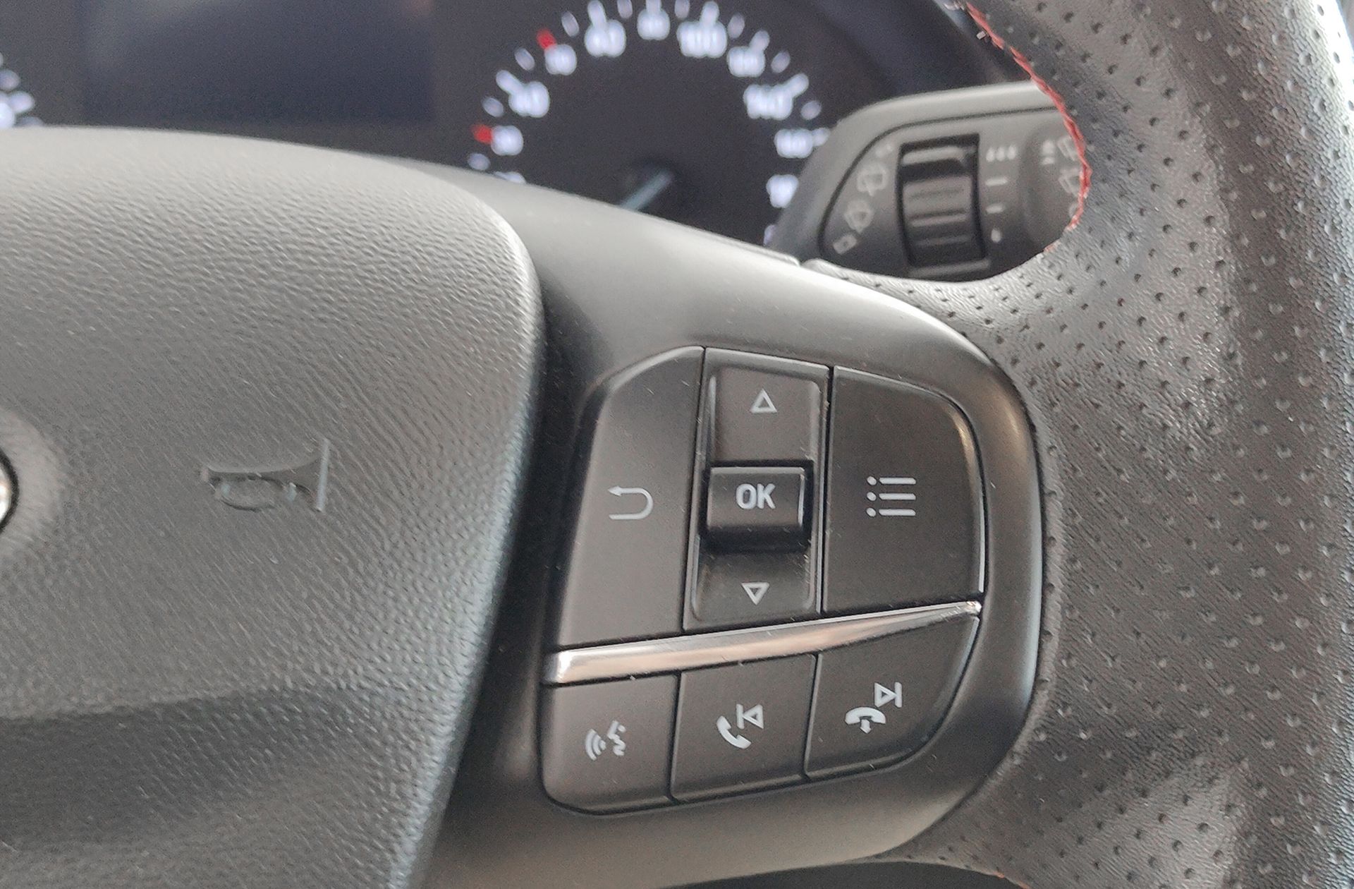 Ford Fiesta 1.0 EcoBoost MHEV ST-Line - foto 32