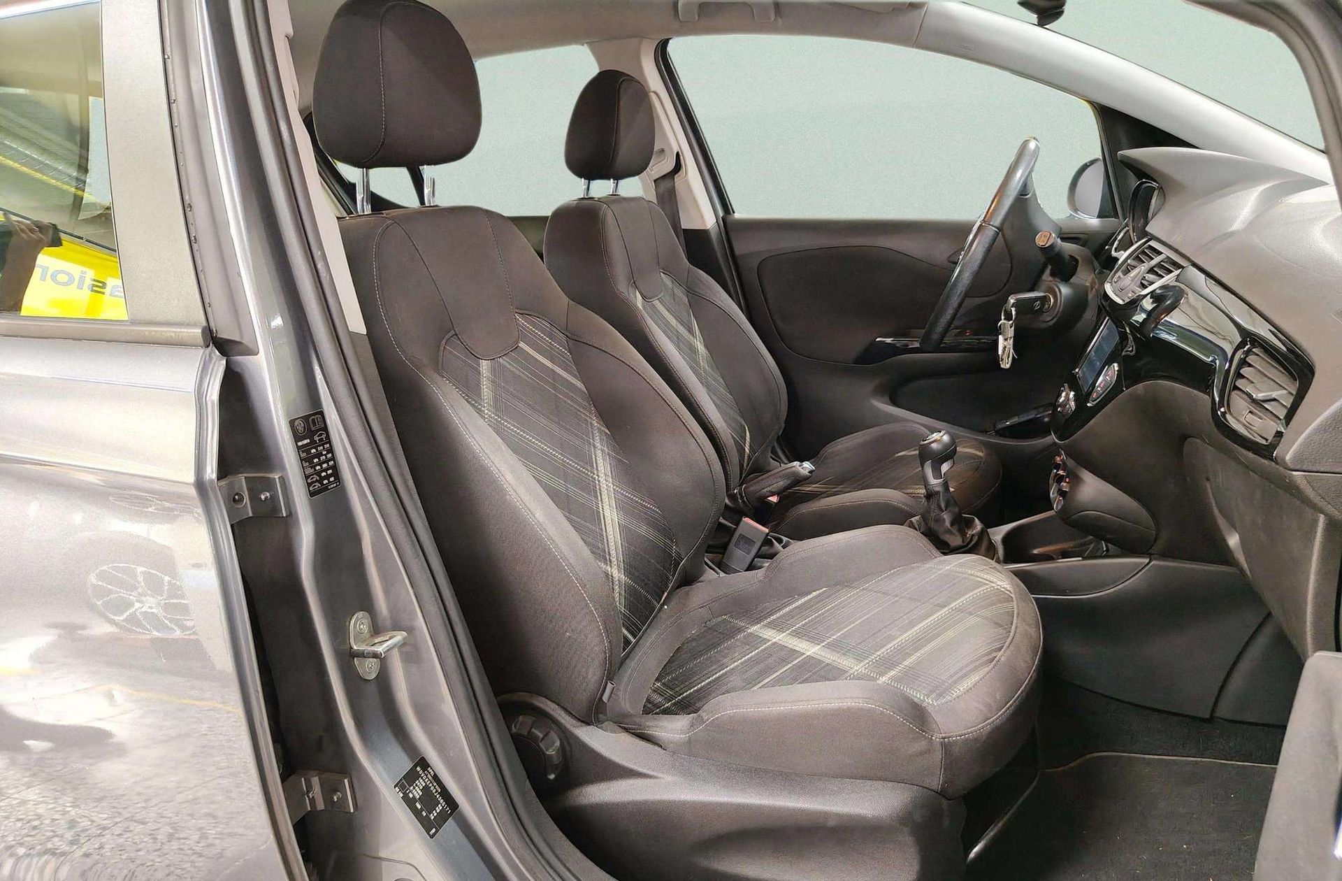 Opel Corsa 1.4 Color Edition - foto 14
