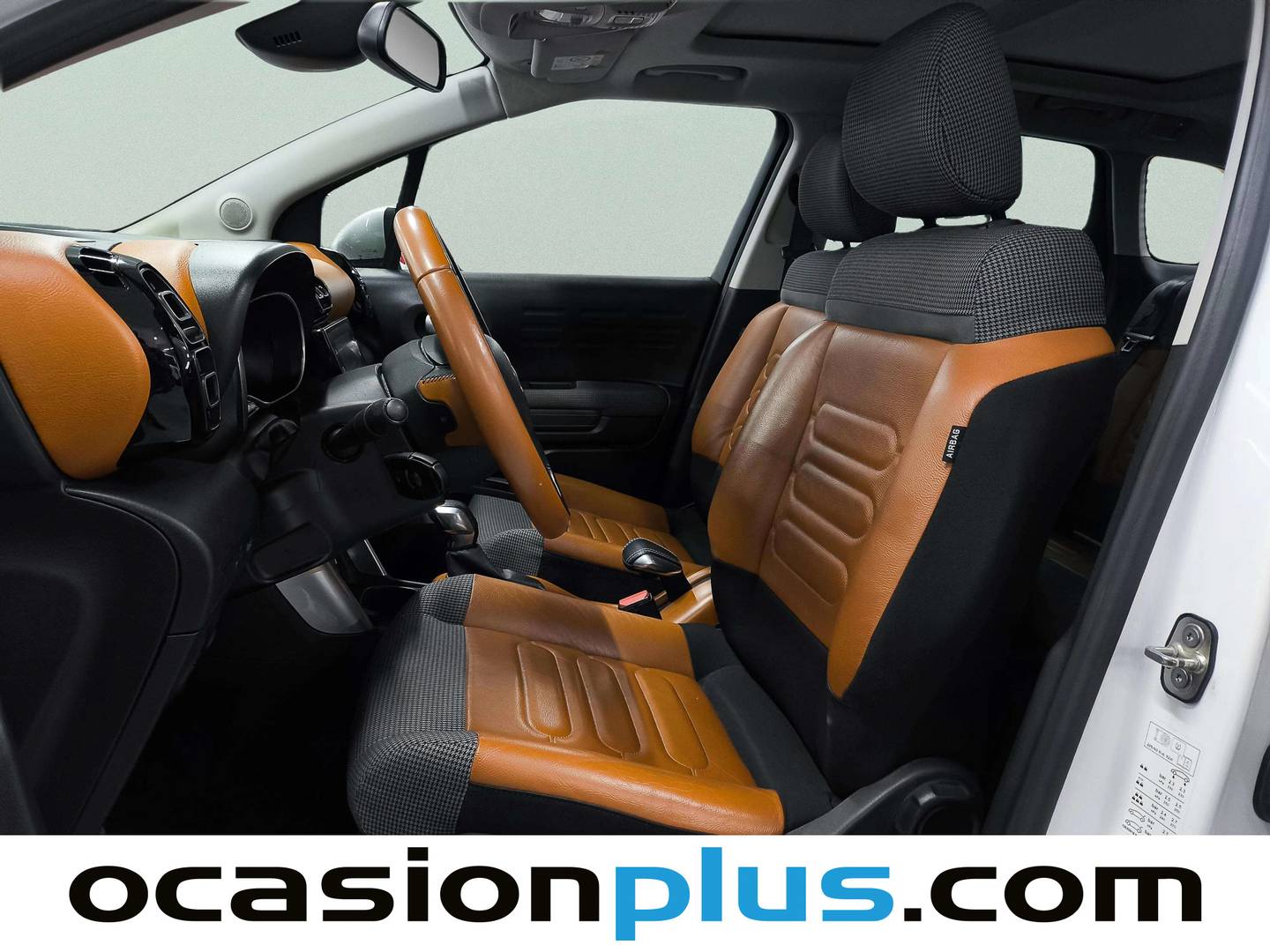Foto asientos delanteros Citroën C3 Aircross Citroën C3 Aircross PureTech 110 S&S Shine EAT6 (110 CV)