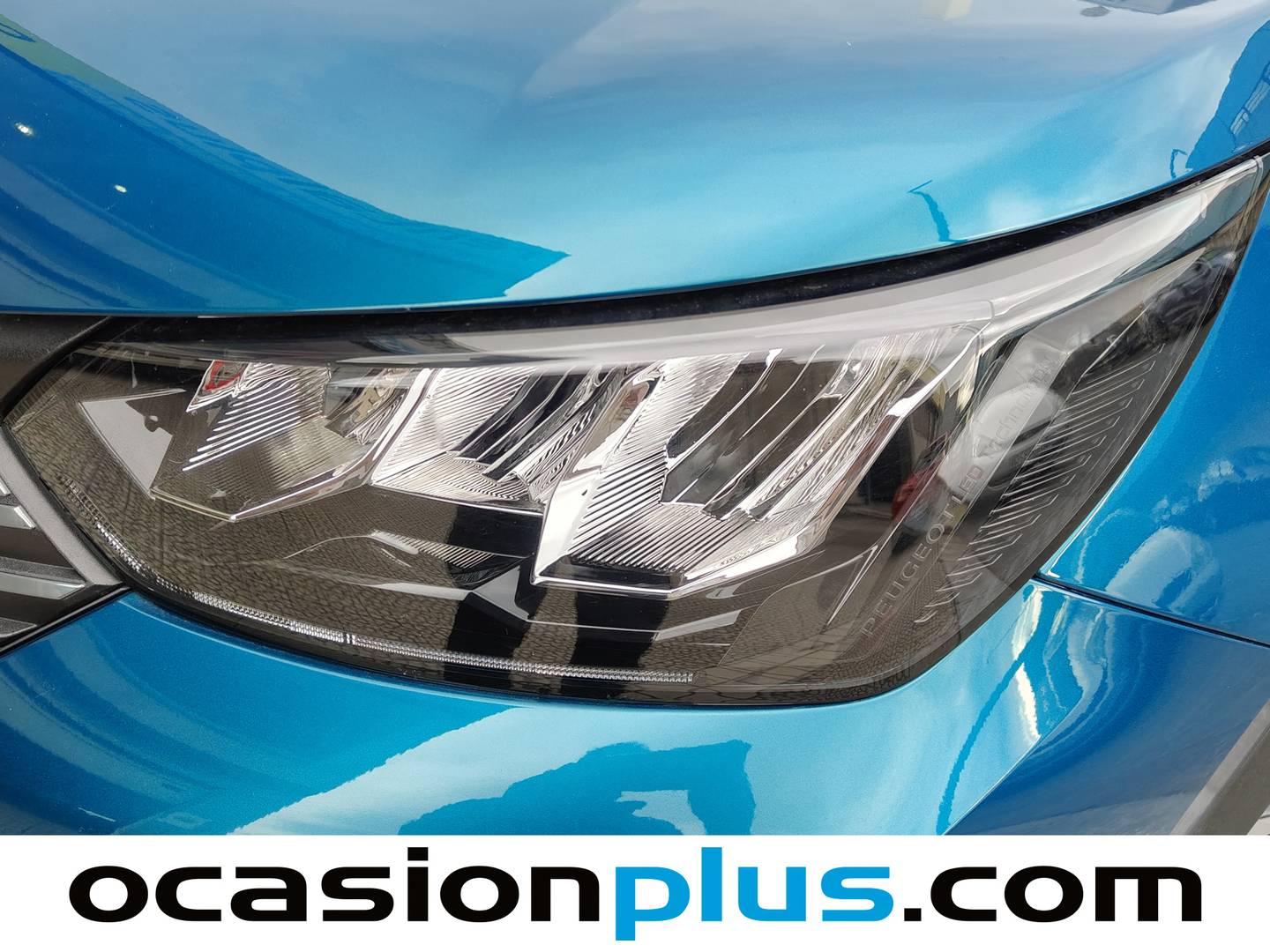 Foto Peugeot 2008 Peugeot 2008 Allure Hybrid eDCS6 (136 CV)