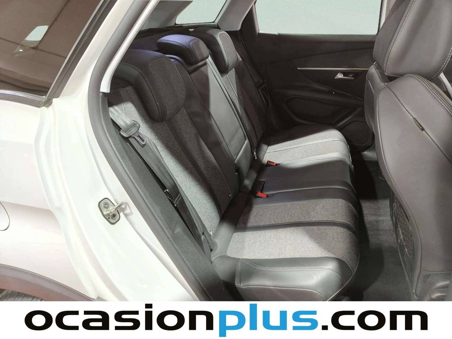 Foto Peugeot 3008 Peugeot 3008 PureTech 130 S&S Allure EAT8 (130 CV)