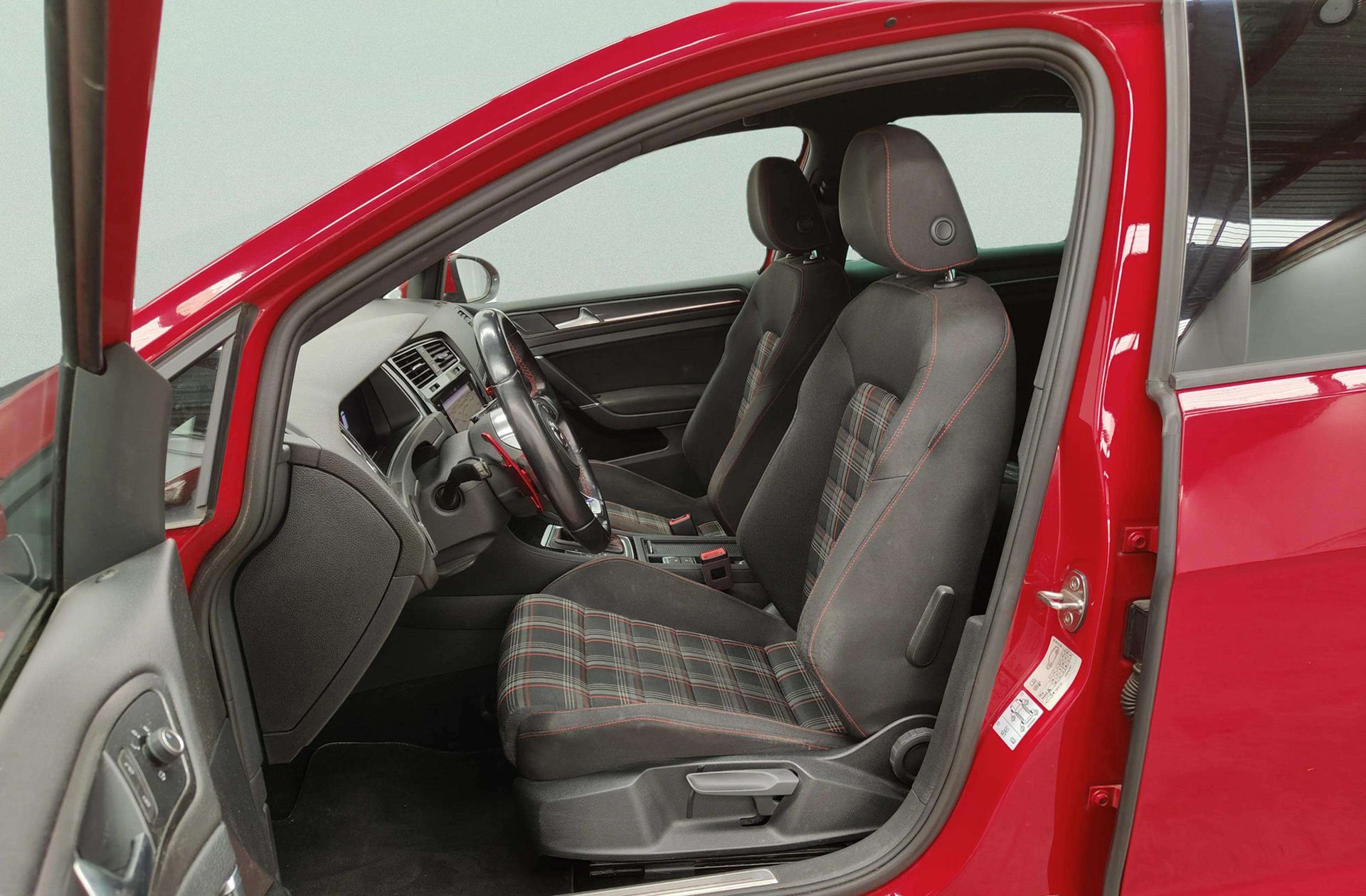Volkswagen Golf GTI 2.0 TSI DSG - foto 14