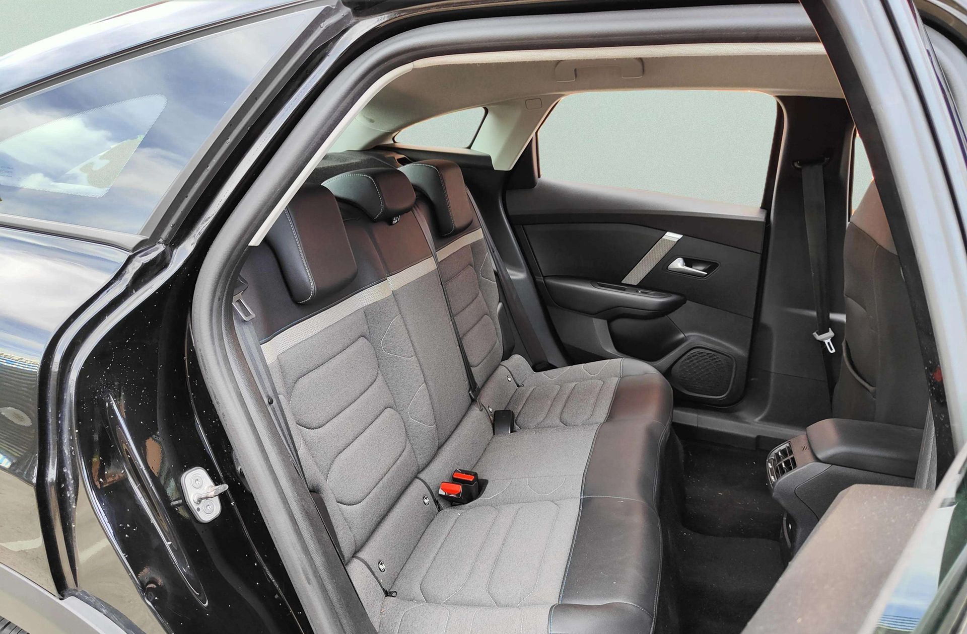 Citroën C4 PureTech 130 Plus EAT8 - foto 16